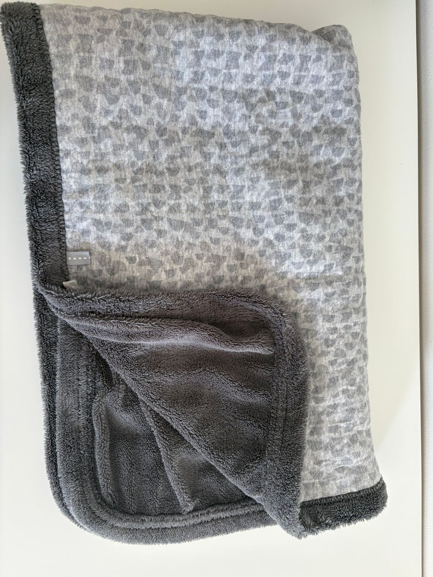 Grijs dekentje