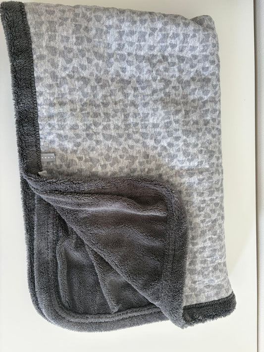 Grijs dekentje