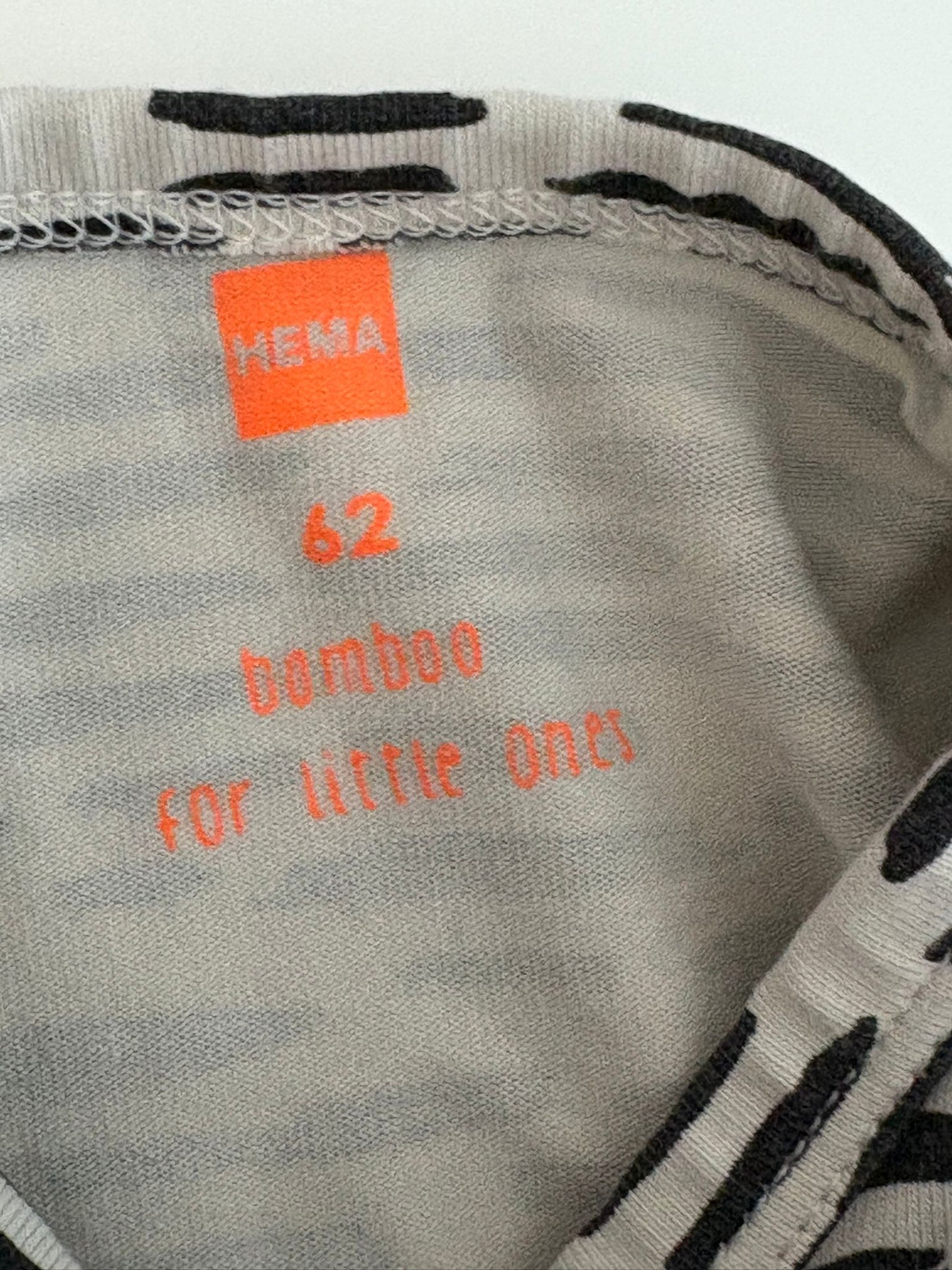 Eendelige pyjama met streepjes