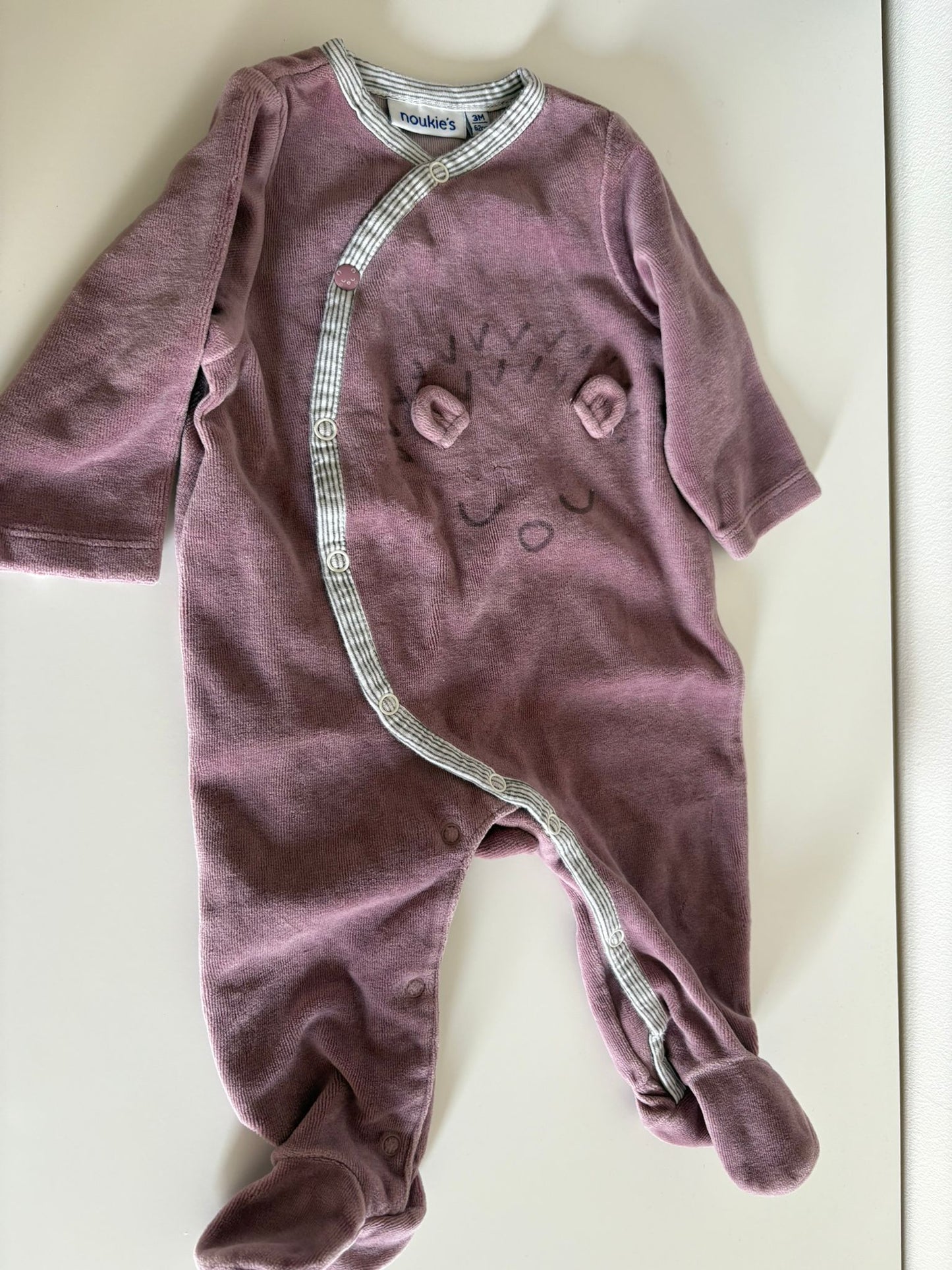 Eendelige paarse winterpyjama