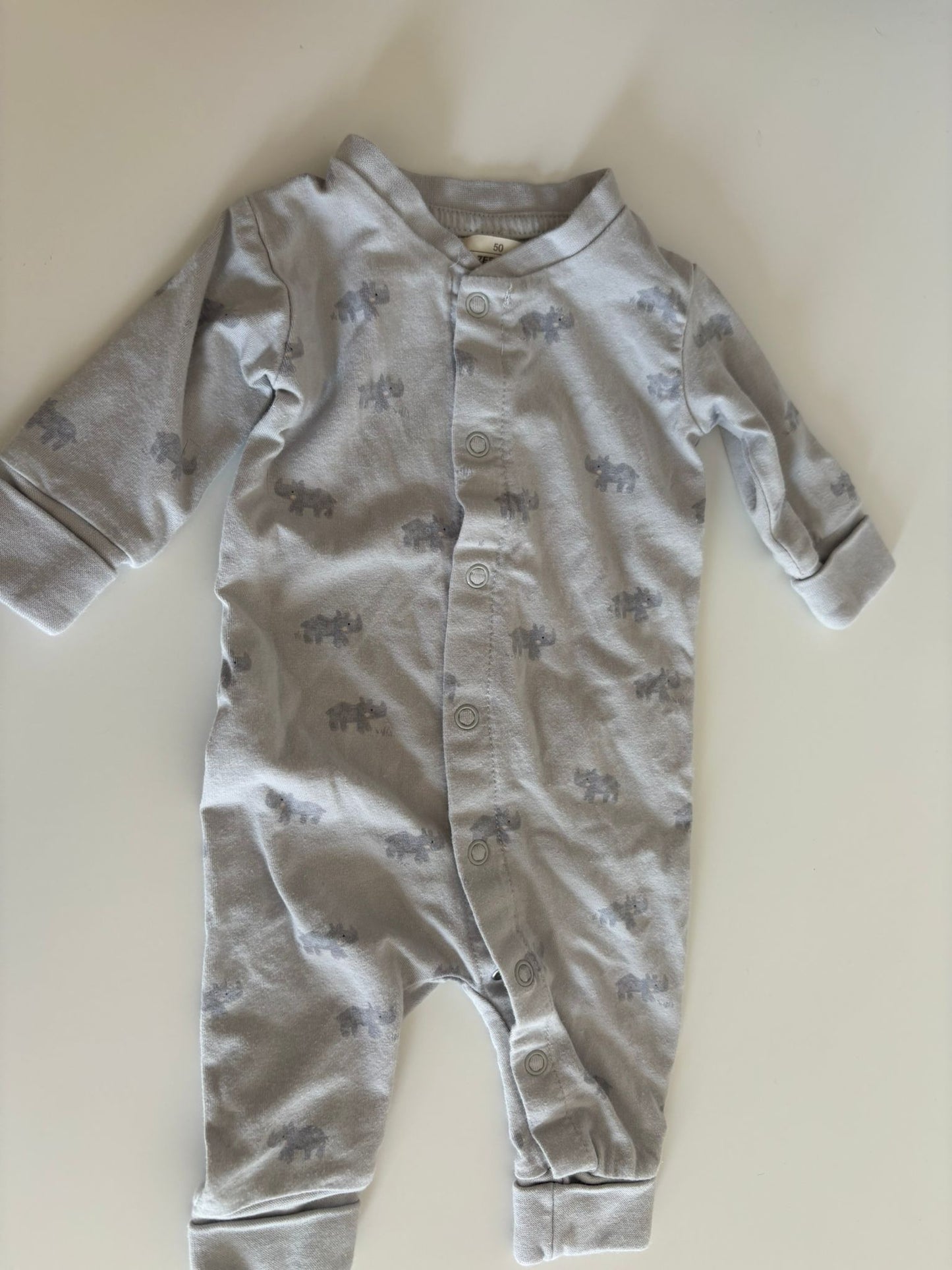 Lichtblauw boxpakje met neushoorntjes