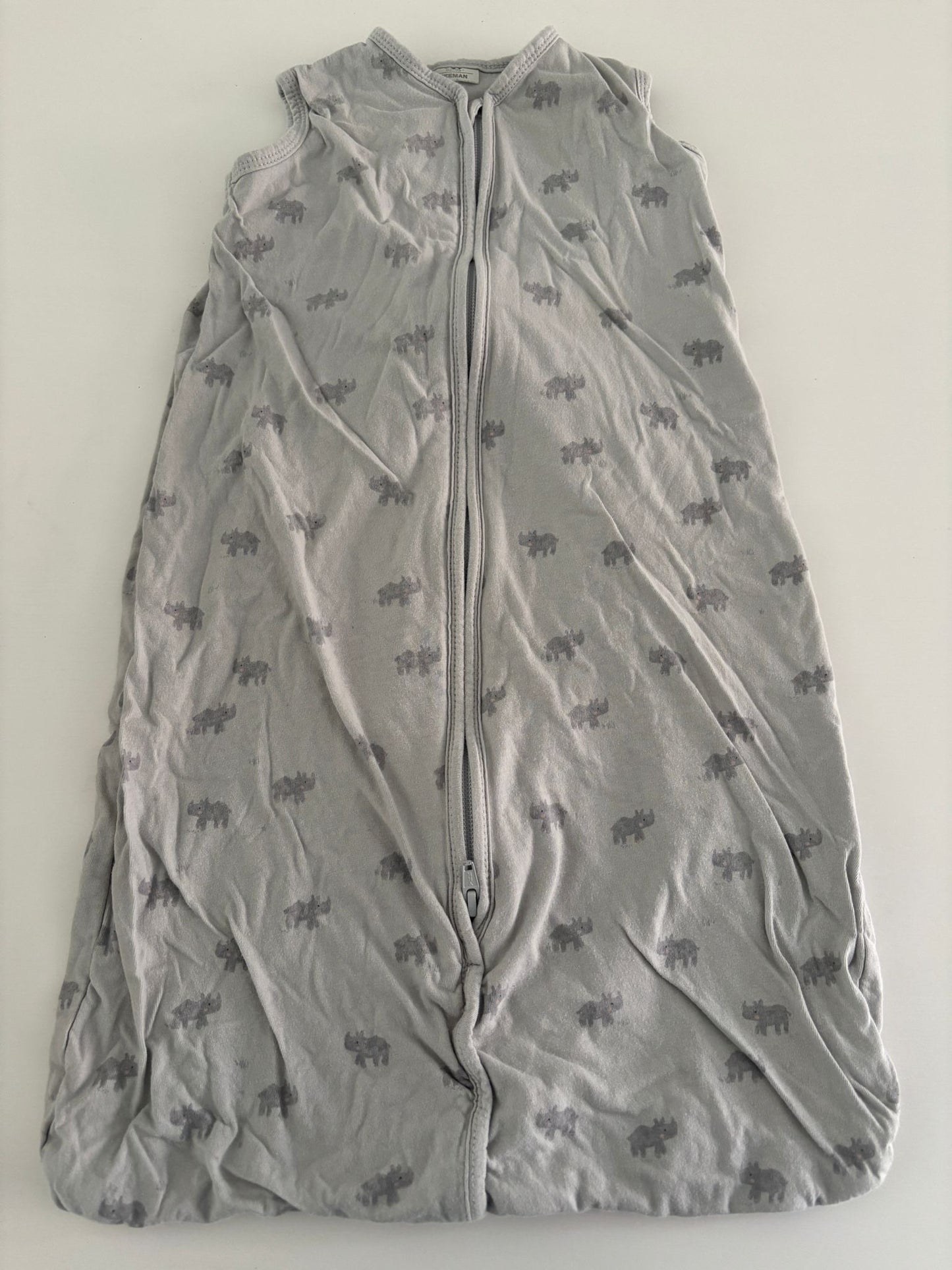 Blauwgrijze slaapzak met neushoorntjes