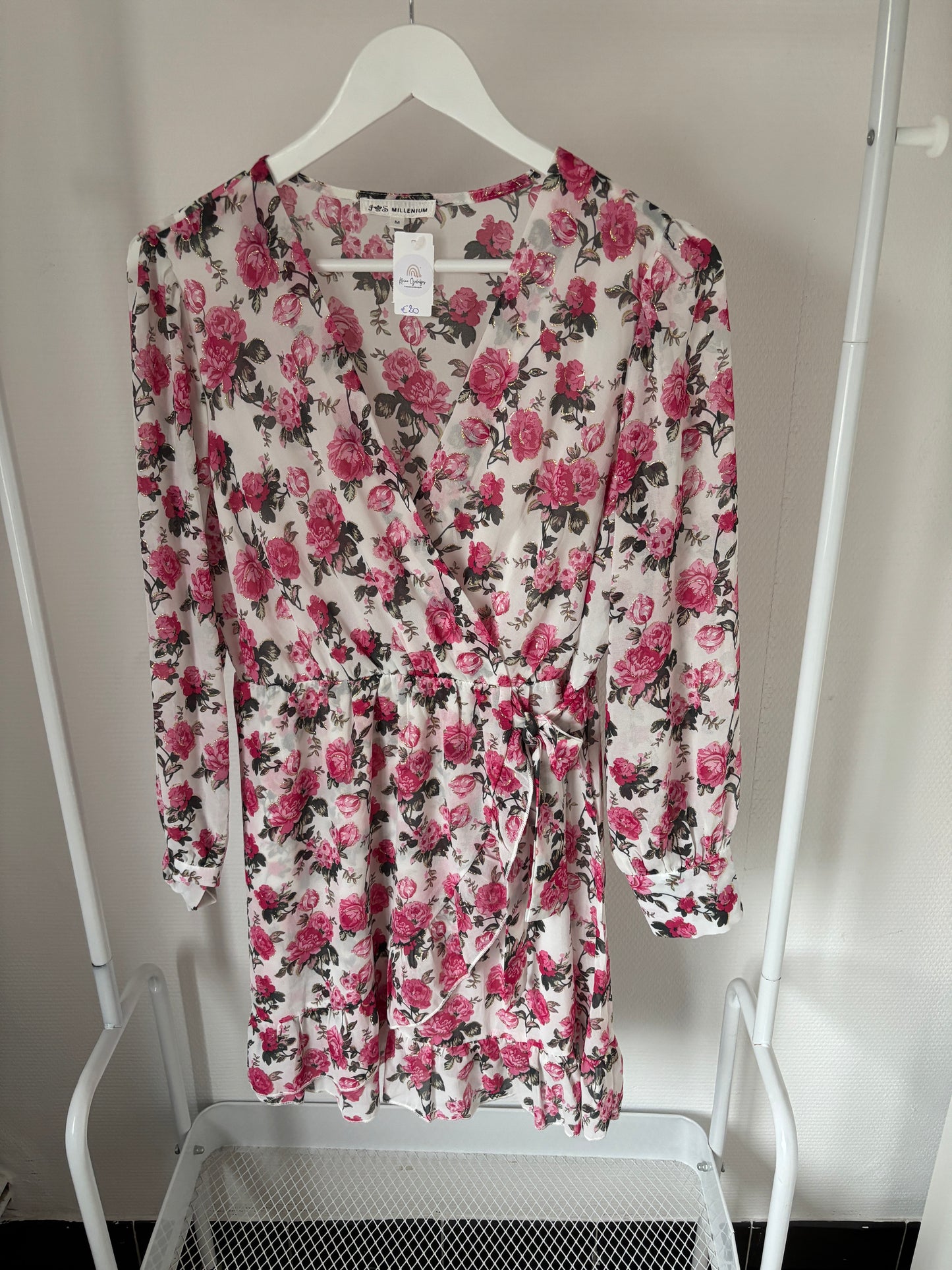 Witte jurk met rozen