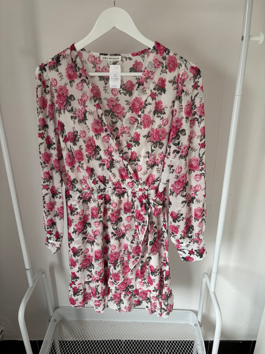 Witte jurk met rozen