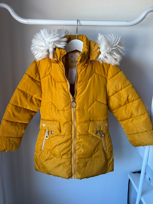 Mosterdgele winterjas