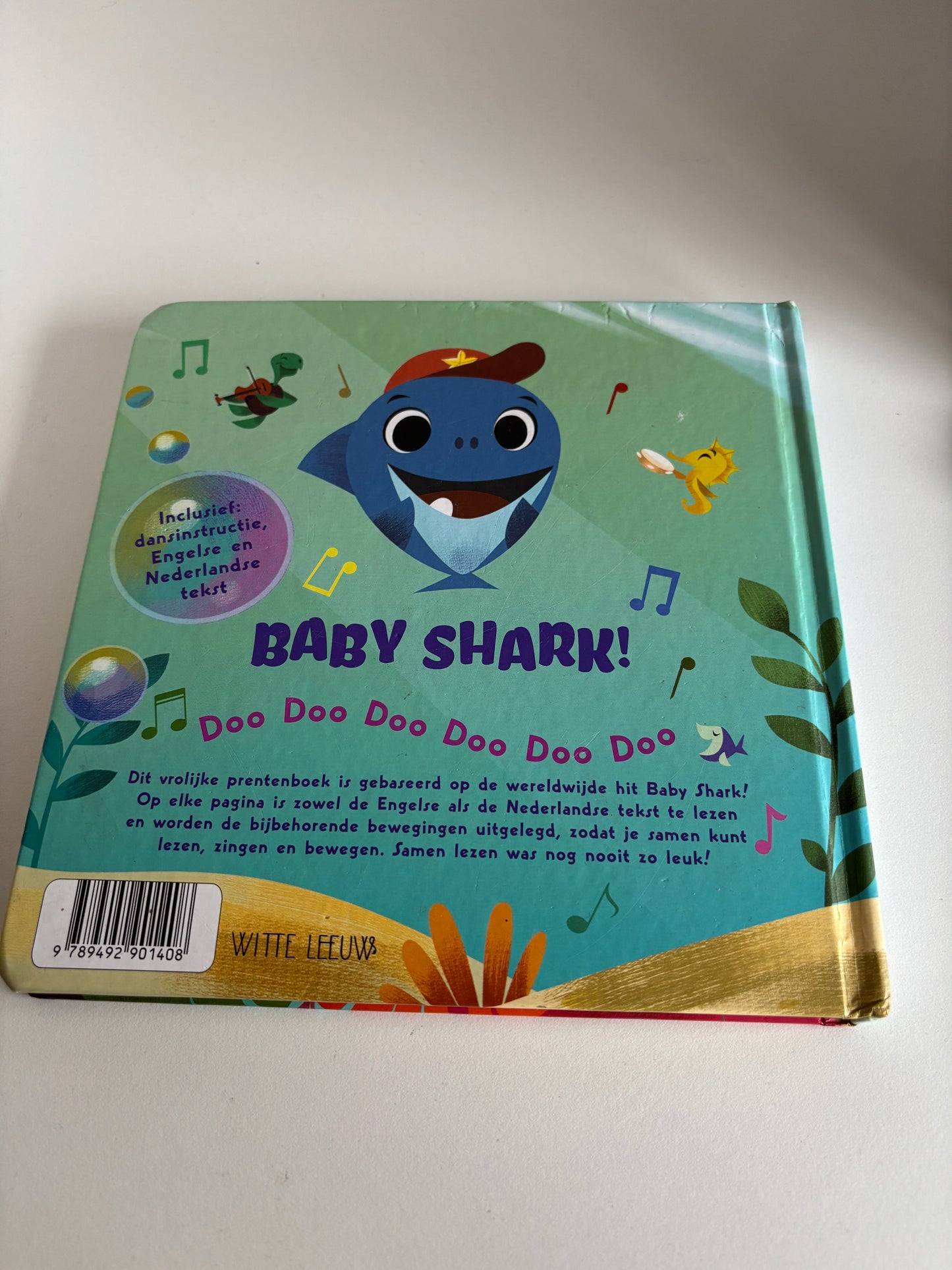 Lees, dans en zing mee met babyshark