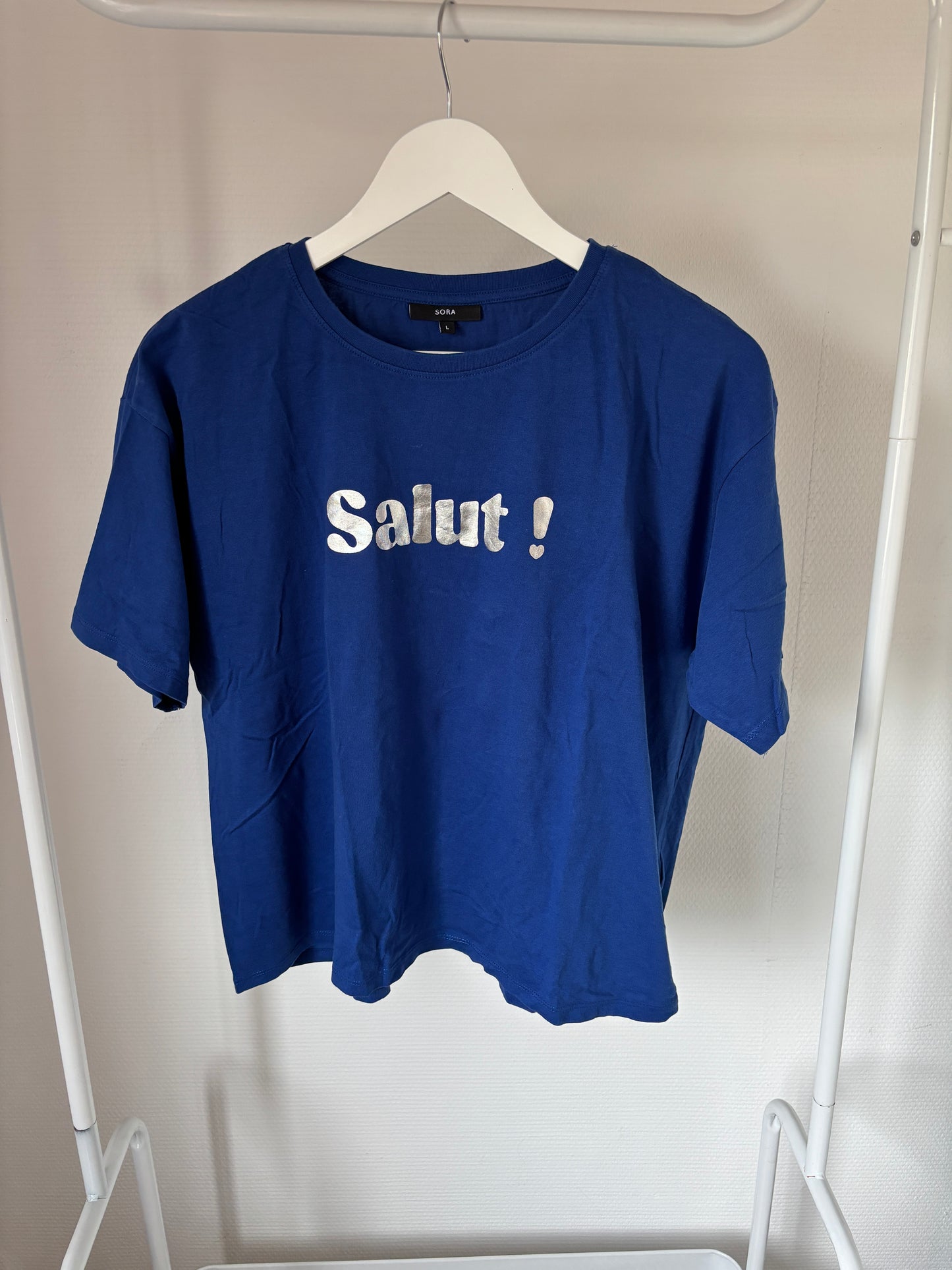 Blauwe T-shirt "Salut!"