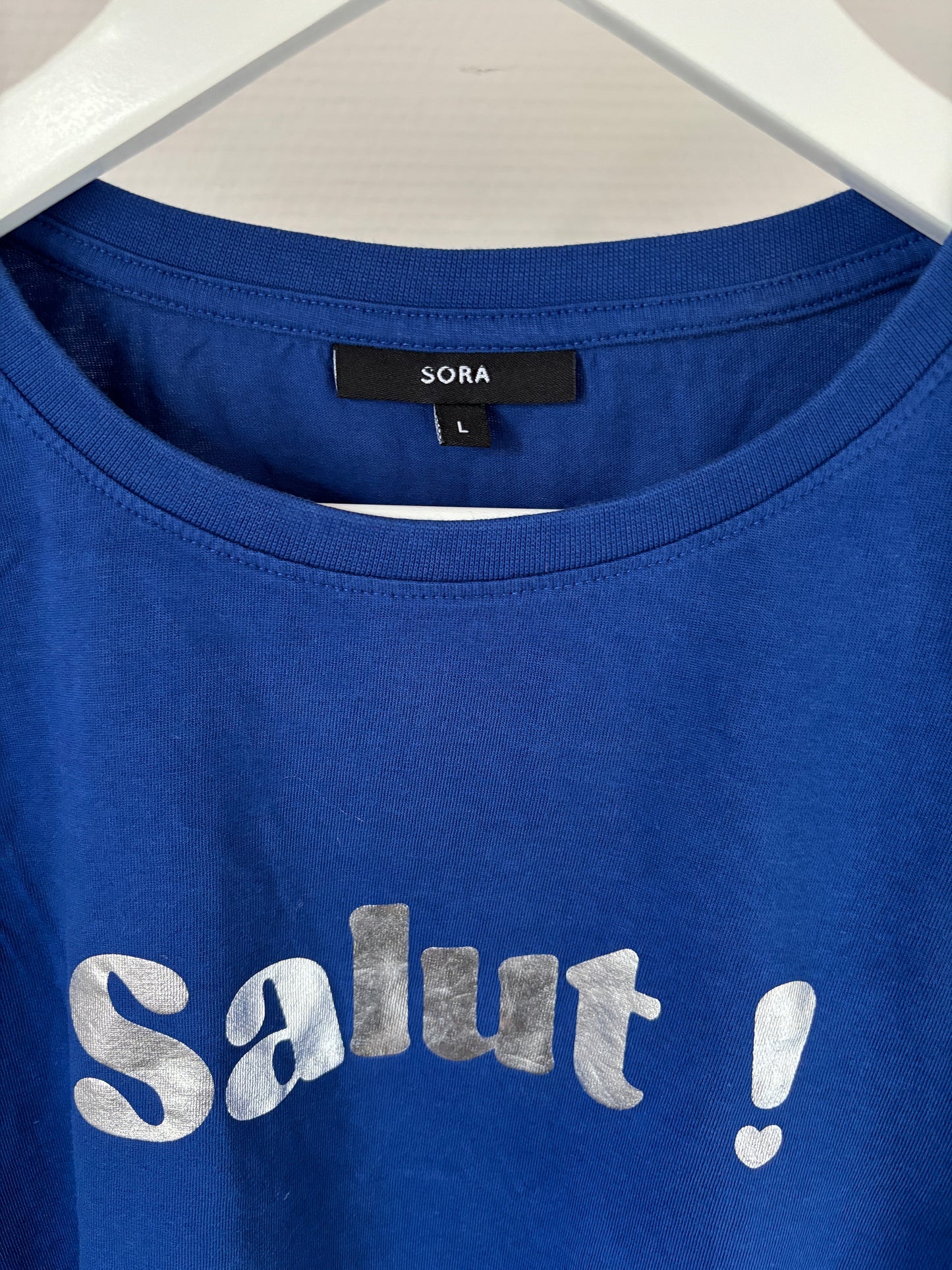 Blauwe T-shirt "Salut!"