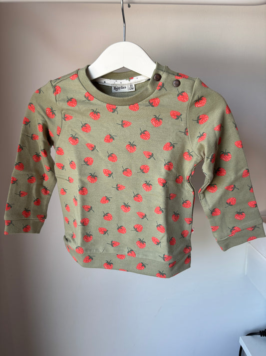 Khaki sweater met aardbeitjes