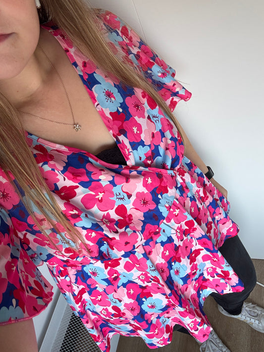 Roze bloemenblouse