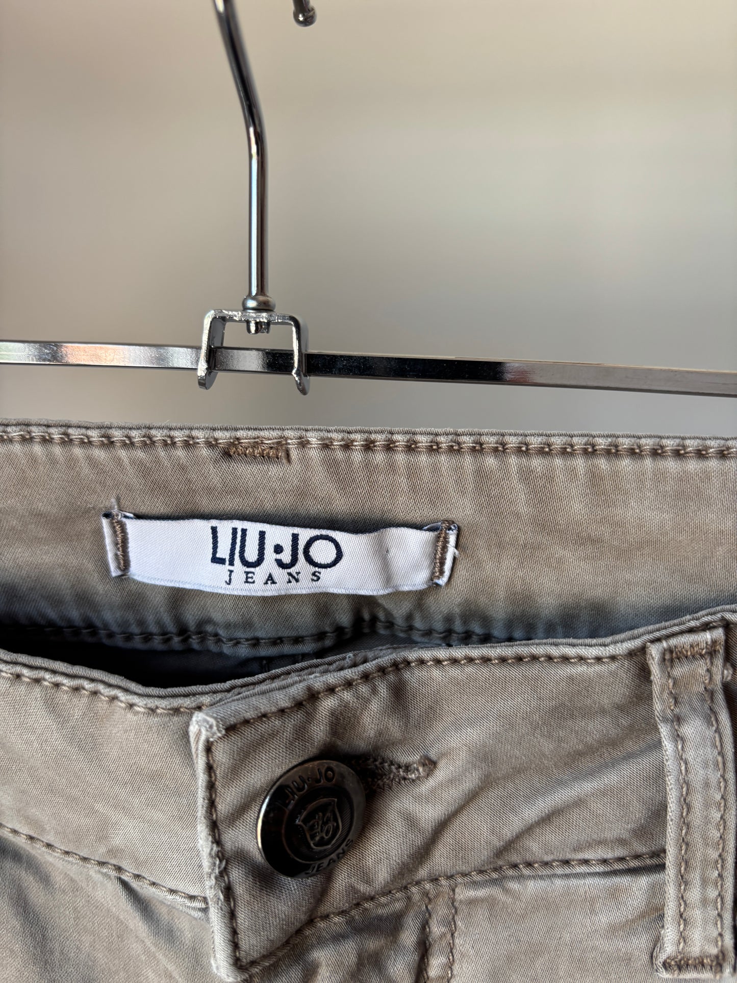 Lichtgrijze jeansbroek