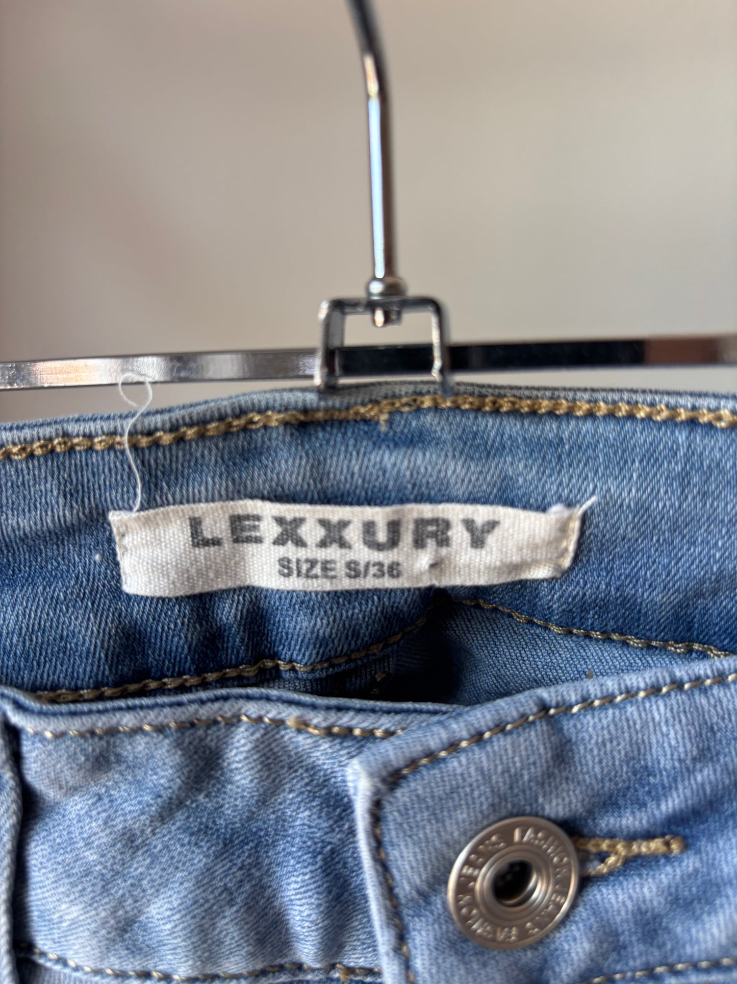 Jeansbroek met leuke details