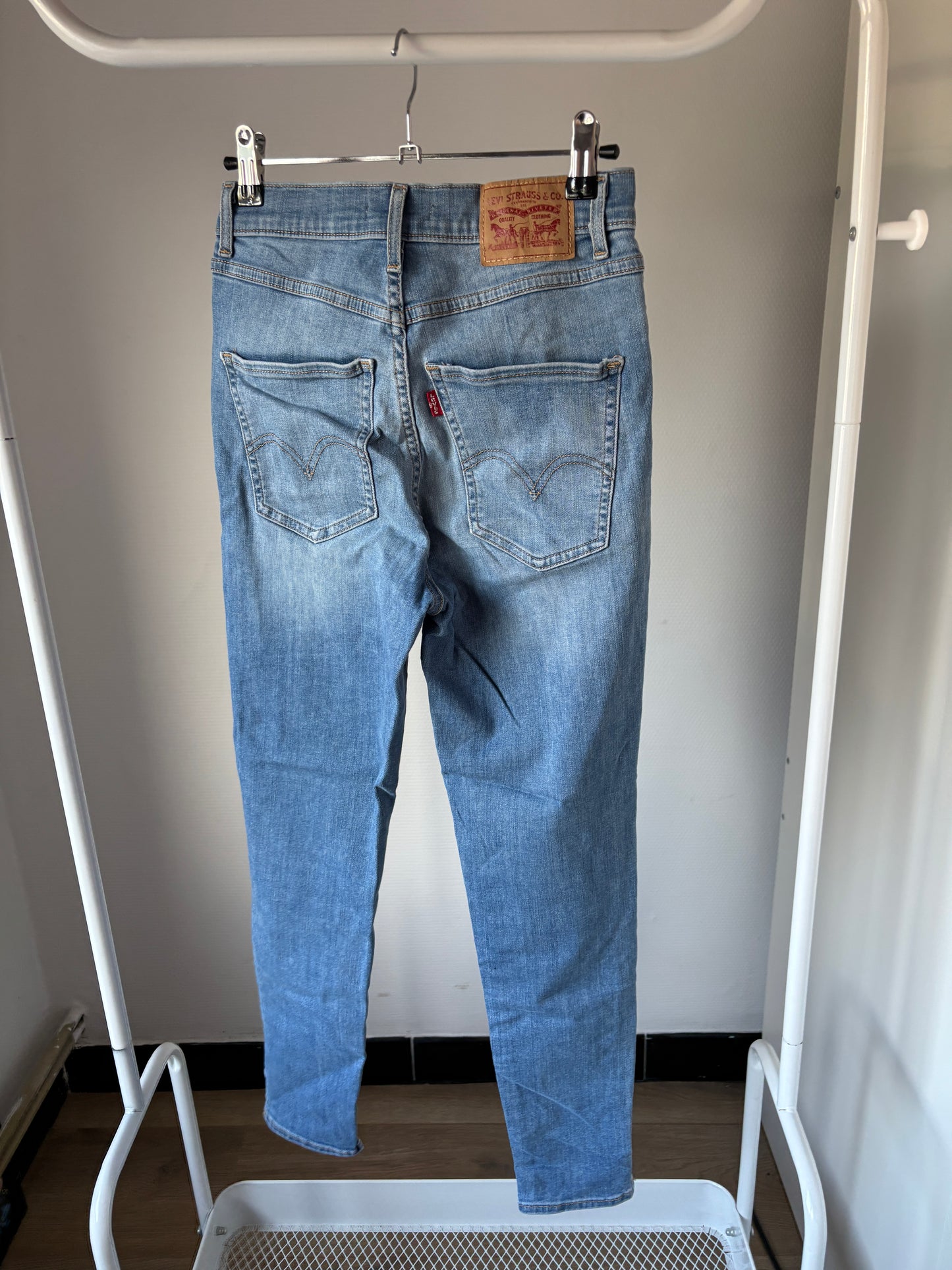 Lichtblauwe jeansbroek