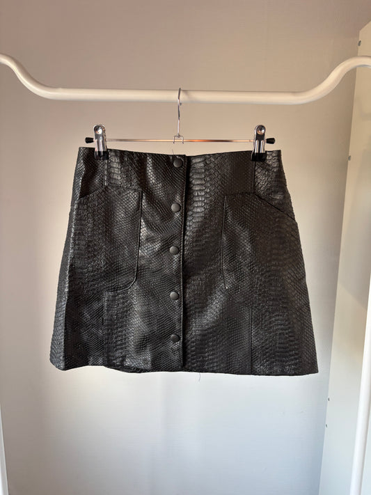 Zwarte rok met slangenmotief