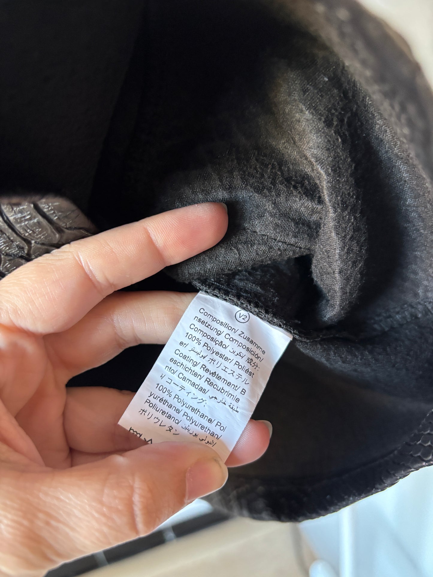 Zwarte rok met slangenmotief