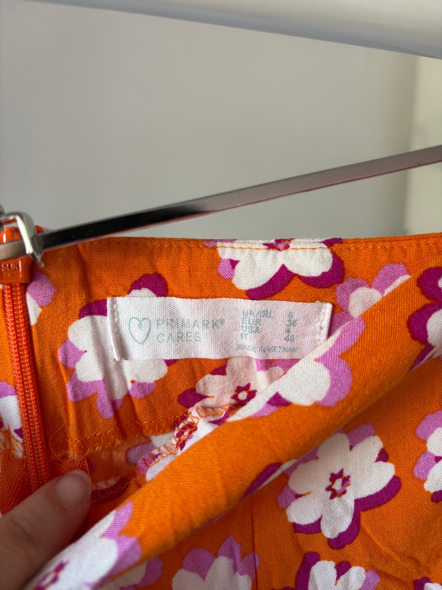 Oranje rokje met bloemetjes