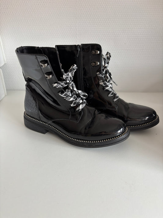 Zwarte blinkende boots