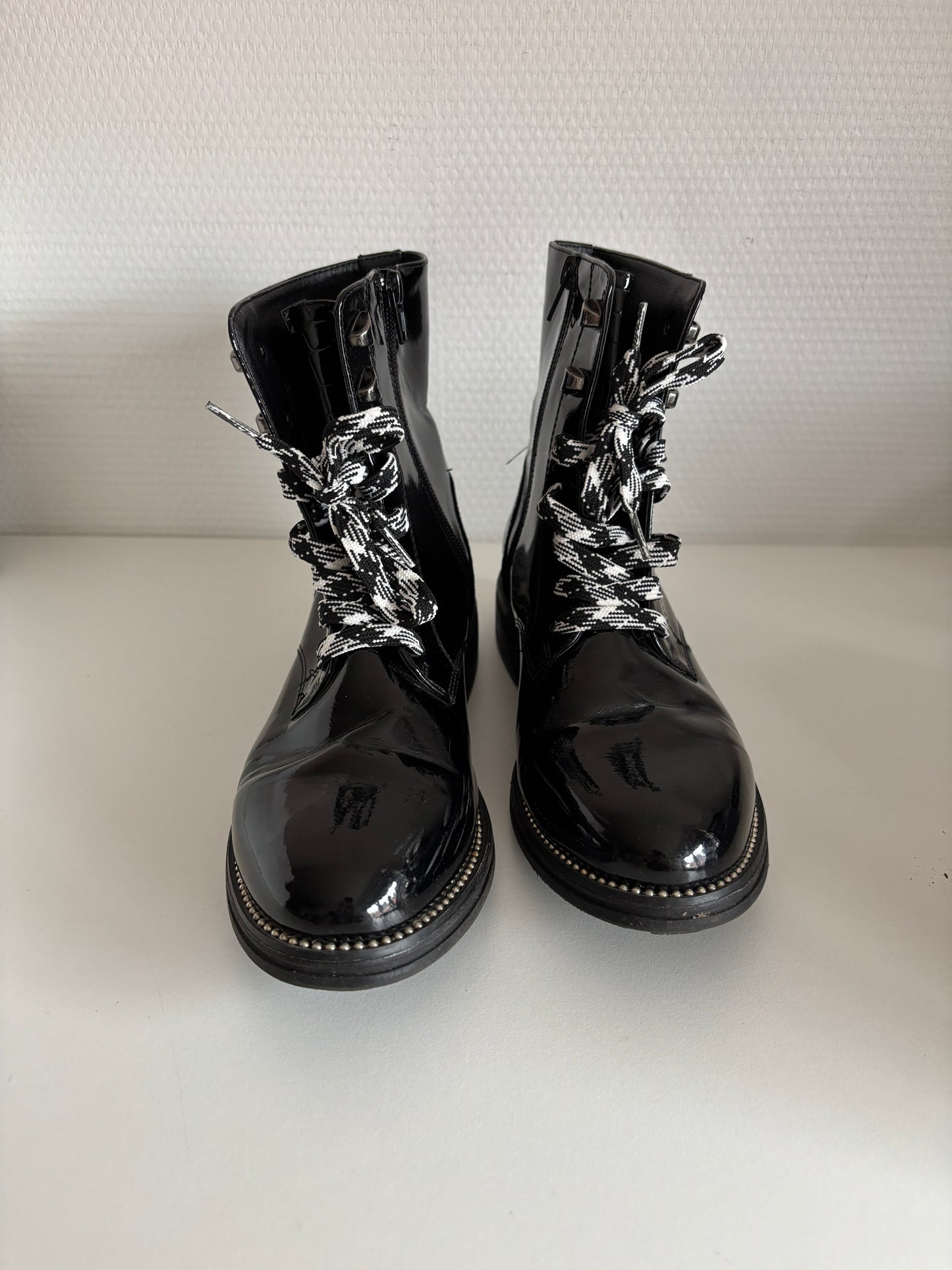 Zwarte blinkende boots
