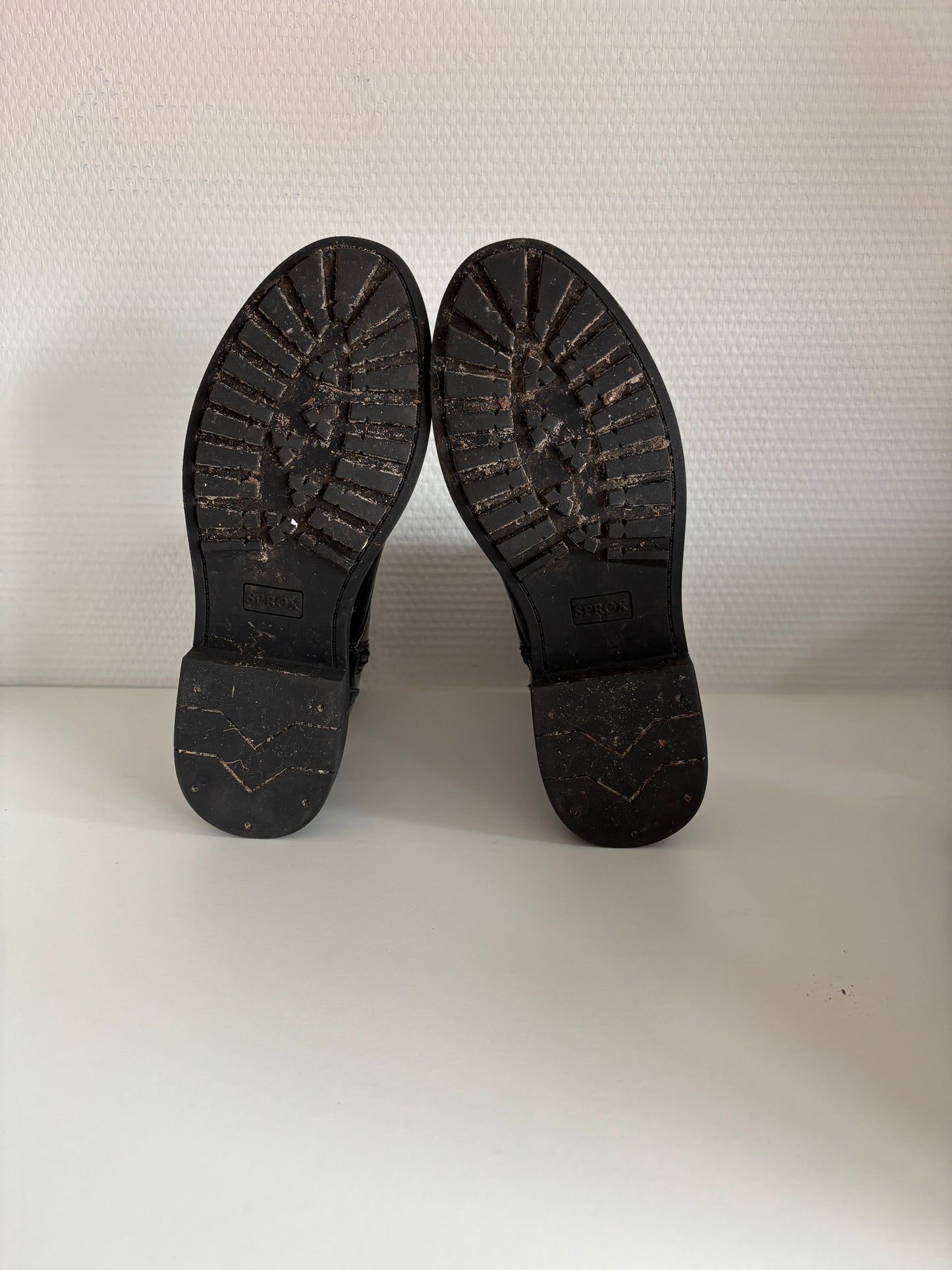 Zwarte blinkende boots