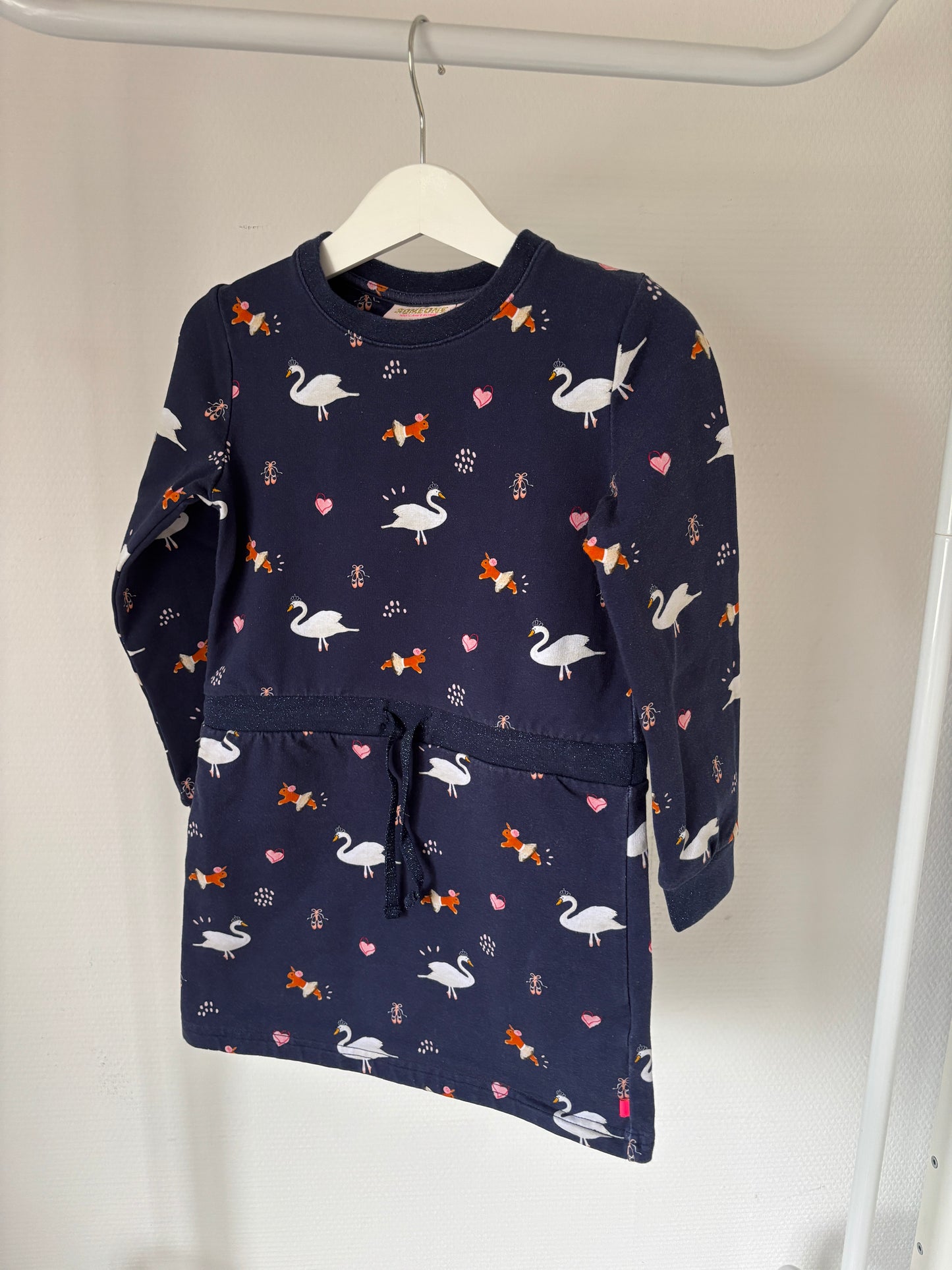 Marineblauwe jurk met lange mouwen