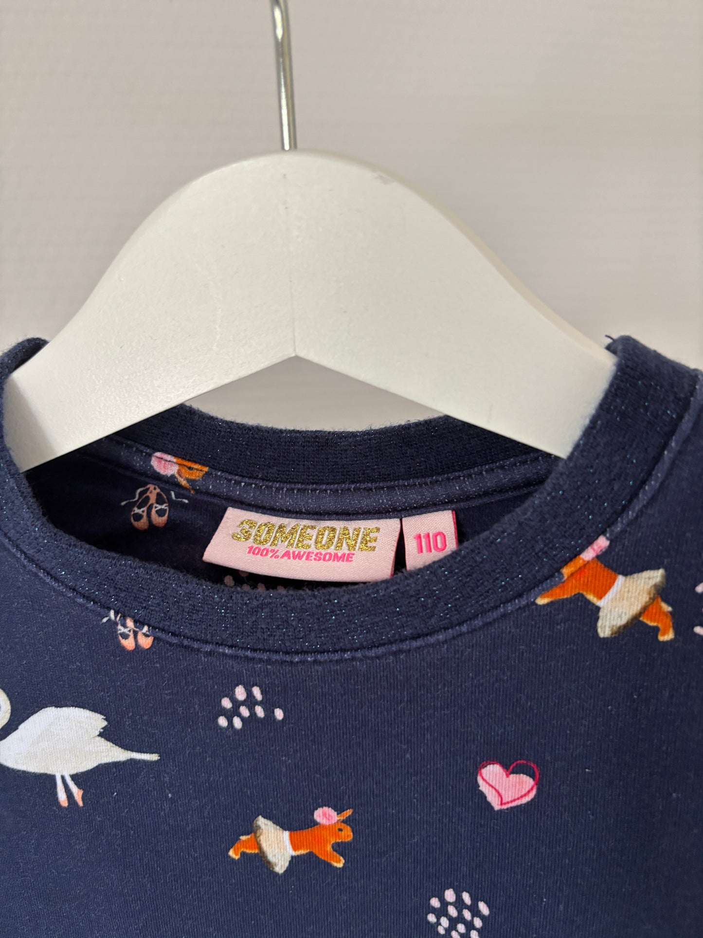 Marineblauwe jurk met lange mouwen