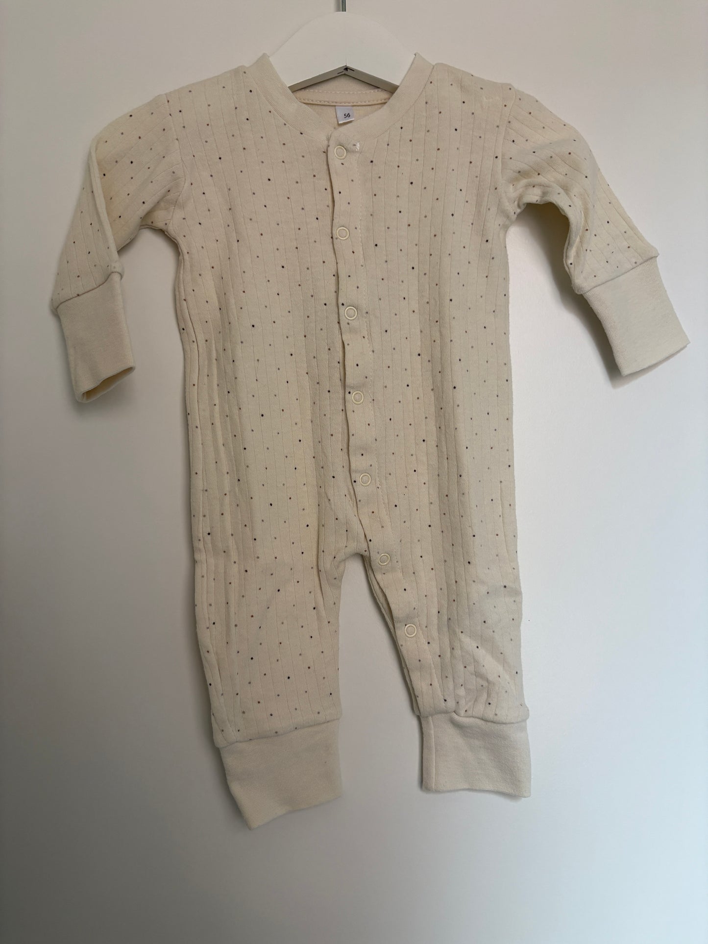 Gestippeld boxpakje en bijpassend mutsje