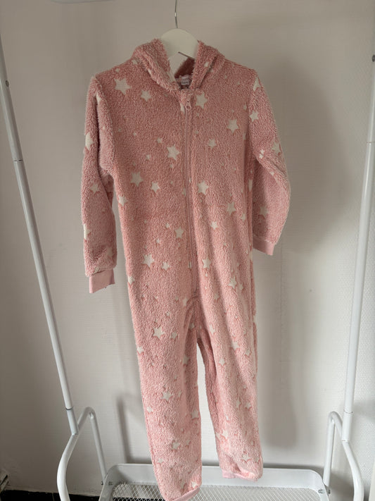 Lichtroze onesie met sterretjes