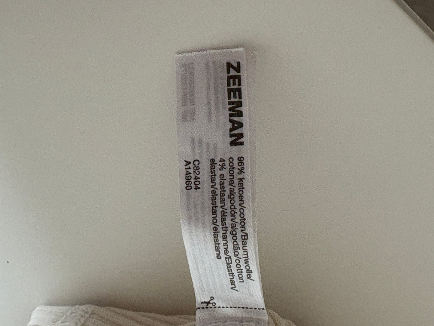 Crèmekleurig setje: longsleeve met knoopjes en ribbroekje