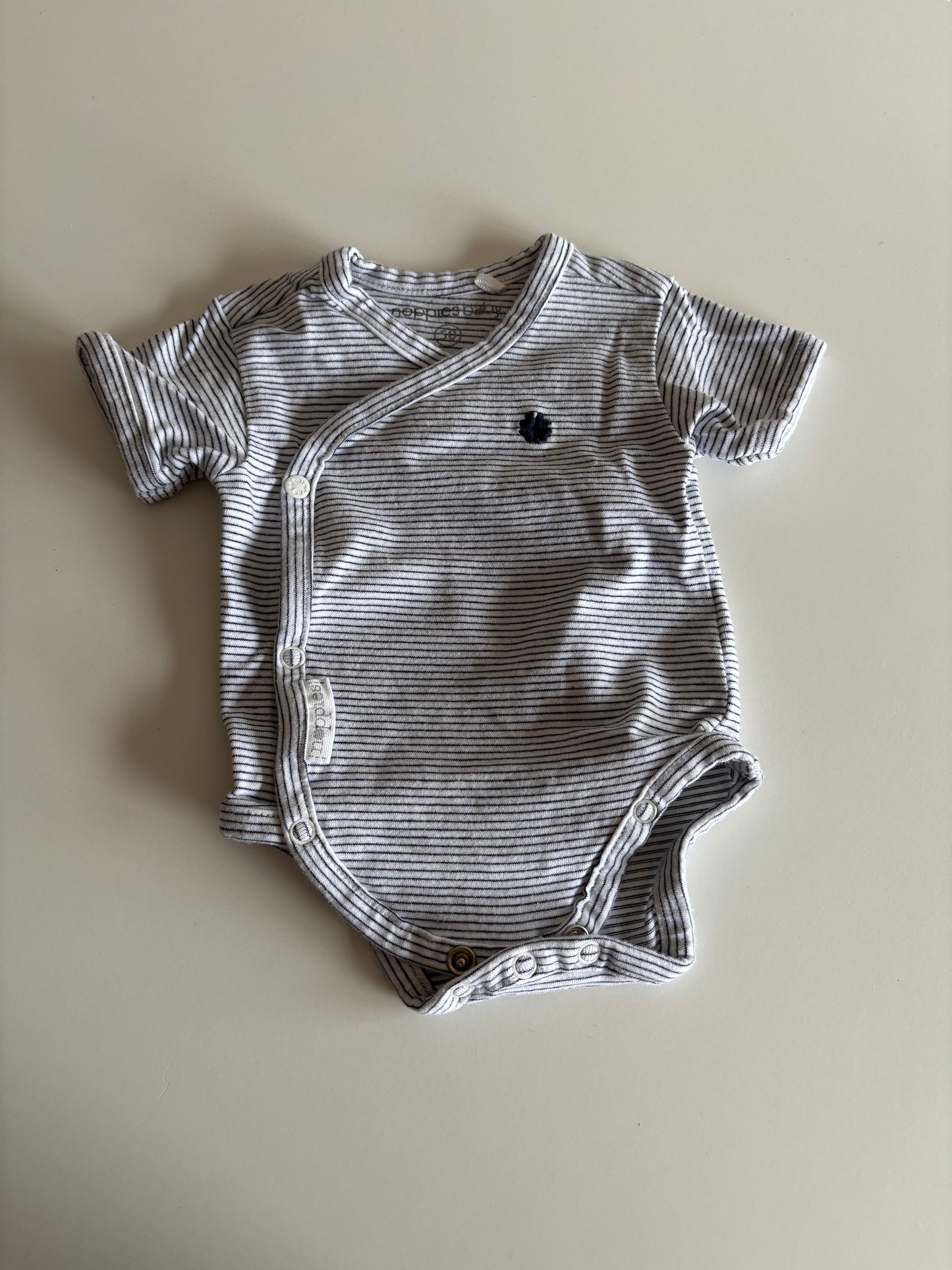 Gestreepte overslagromper met korte mouwen