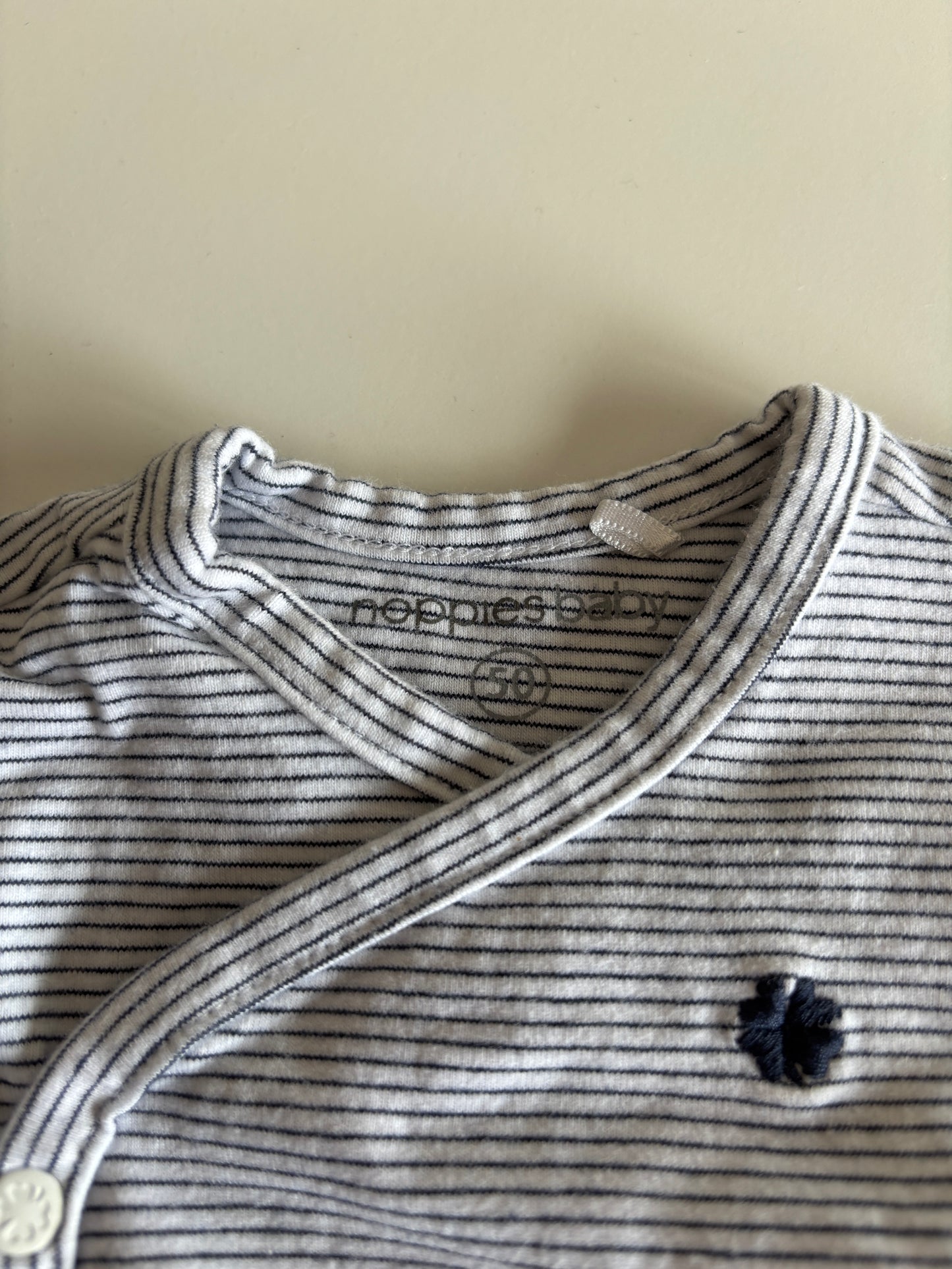 Gestreepte overslagromper met korte mouwen