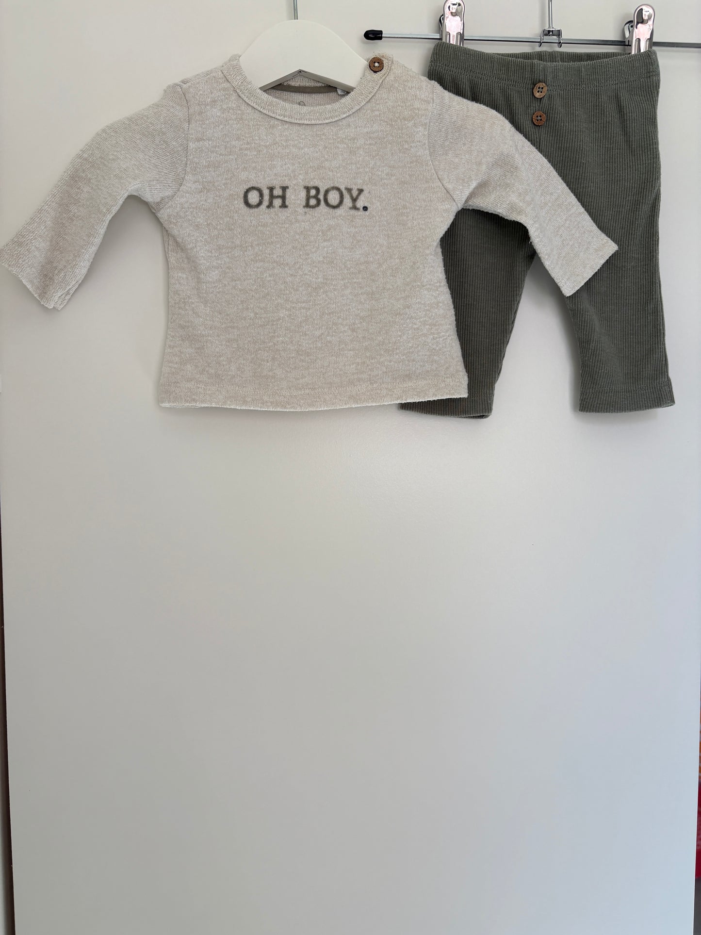 Setje "Oh Boy.": longsleeve en ribbroekje