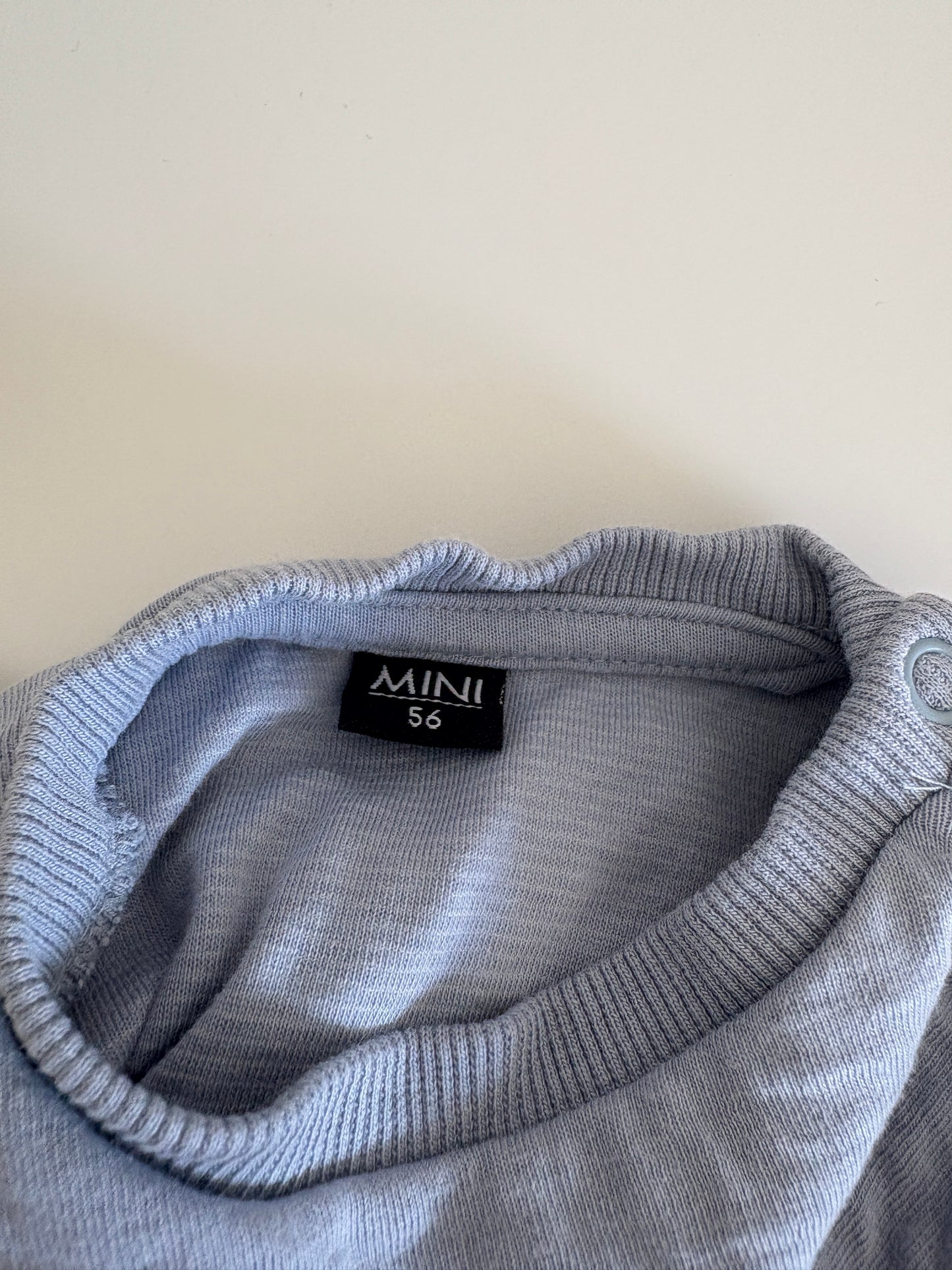 Lichtblauw joggingsetje