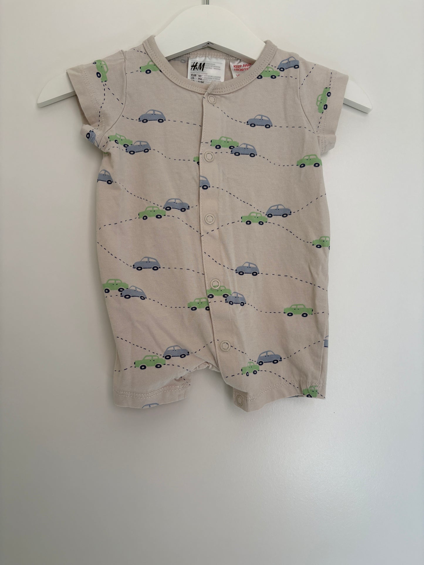 Beige zomerboxpakje met auto's