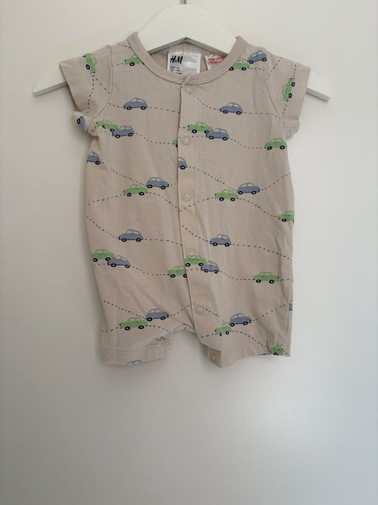 Beige zomerboxpakje met auto's