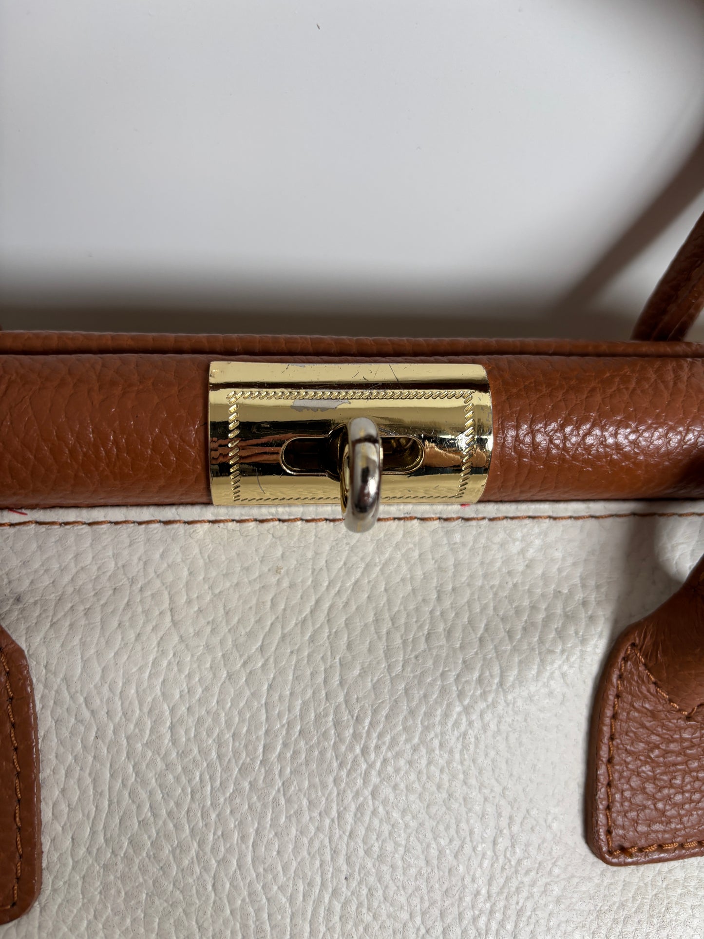 Crèmekleurige handtas