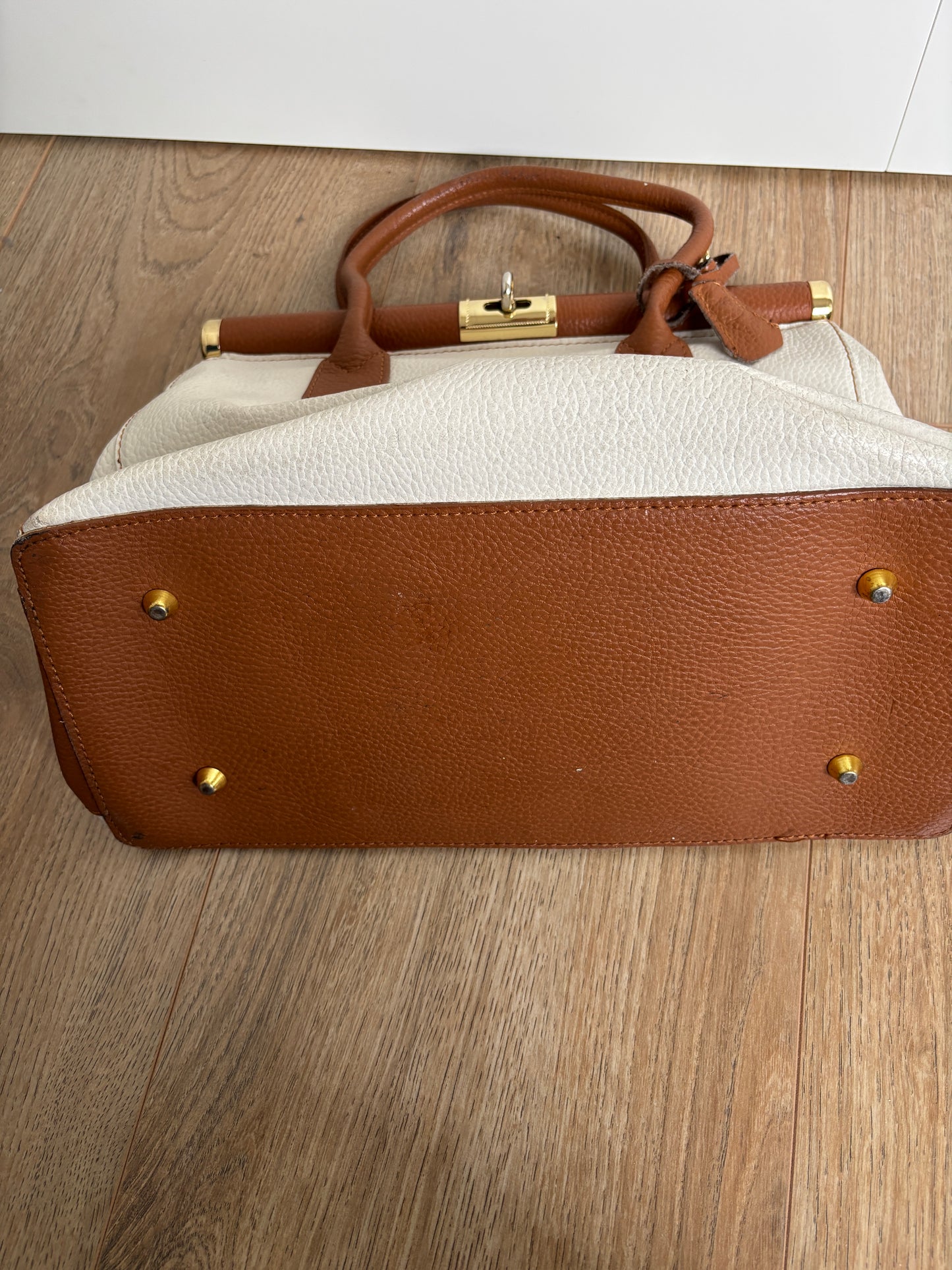 Crèmekleurige handtas