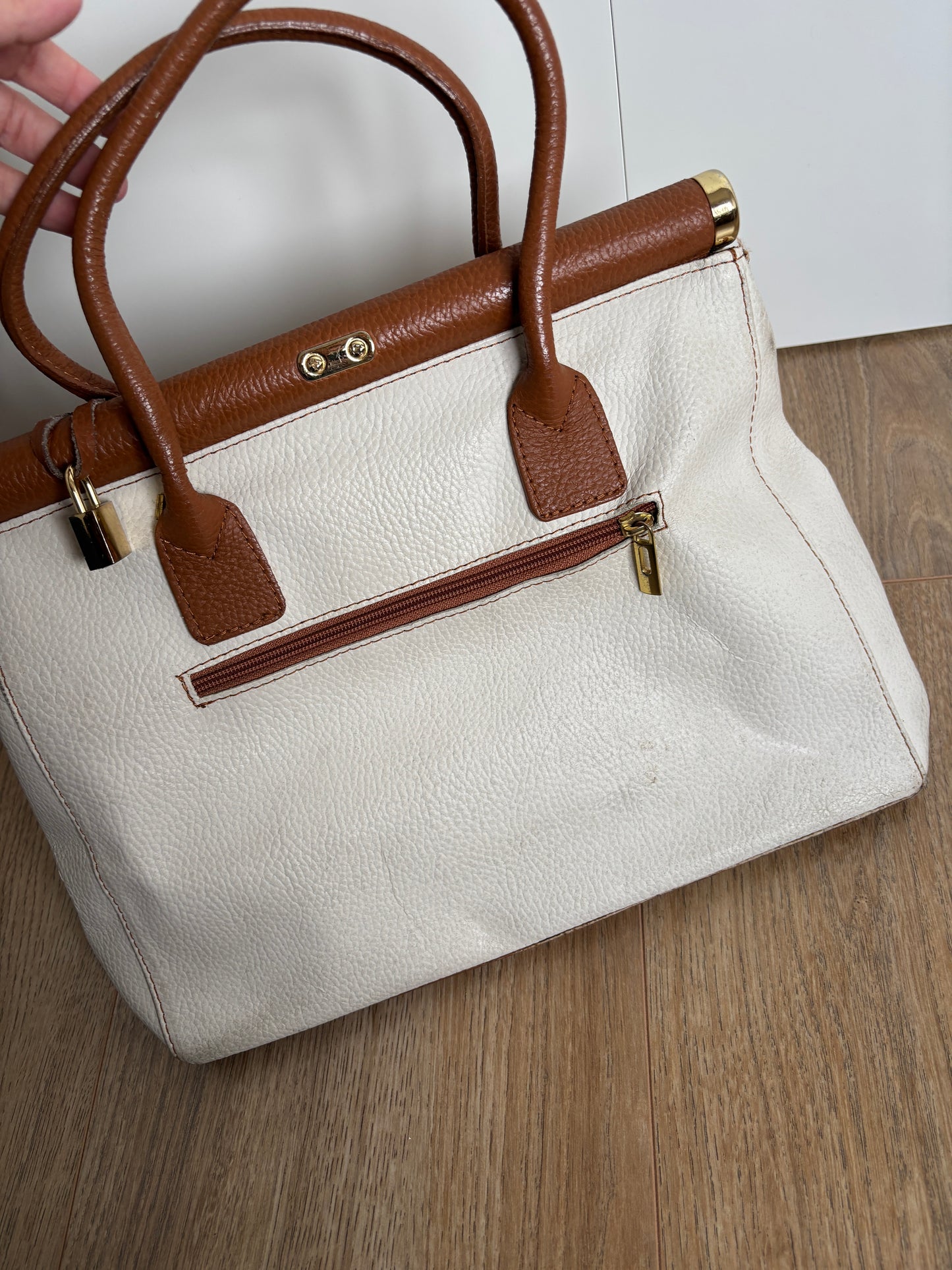 Crèmekleurige handtas