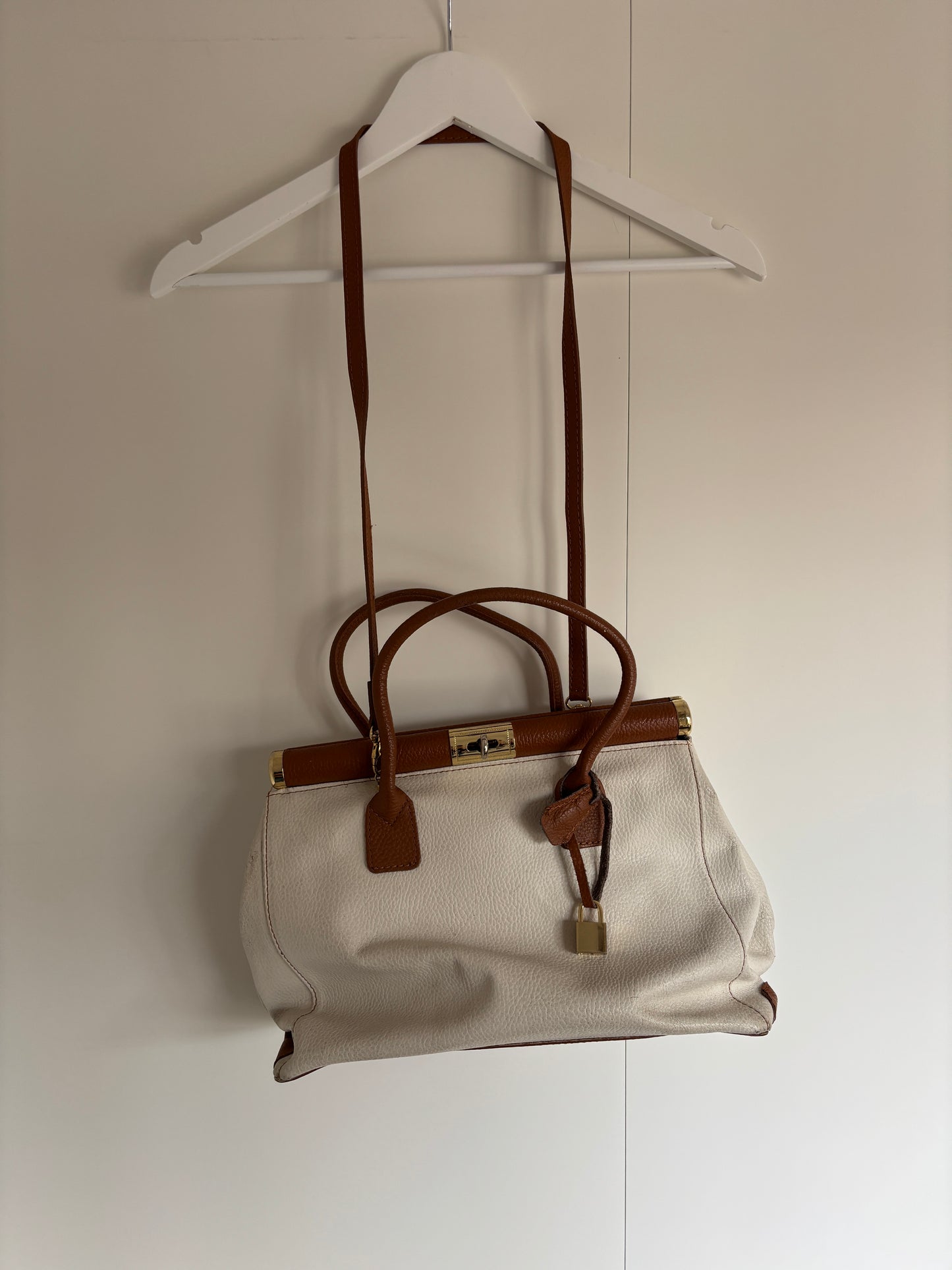 Crèmekleurige handtas