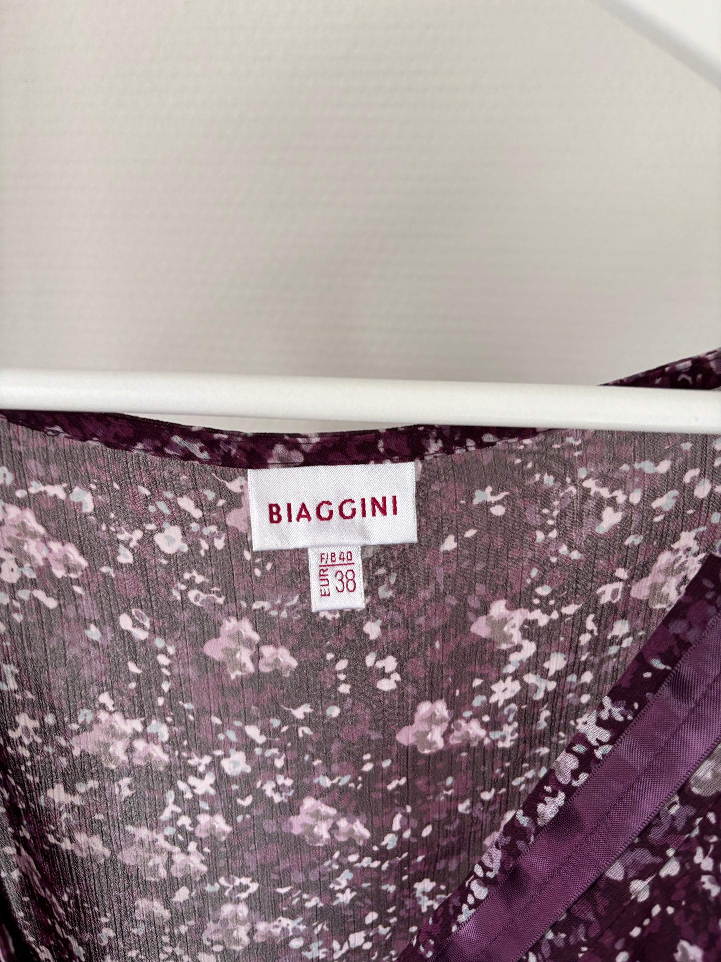 Paarse bloemenblouse