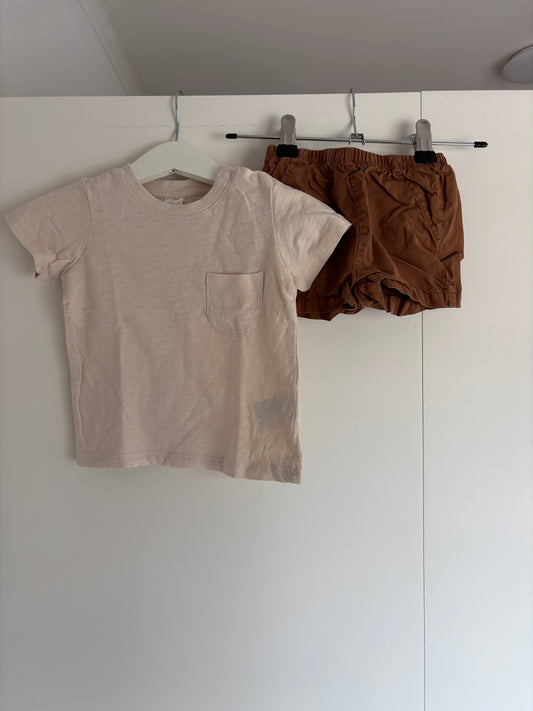 Setje: T-shirt en shortje