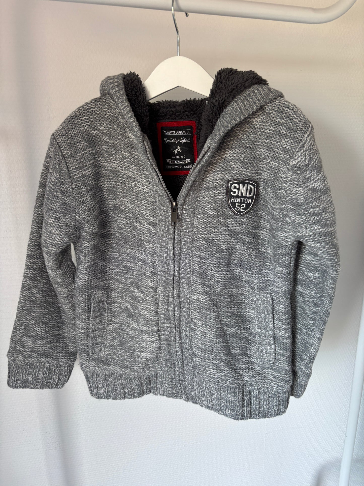 Grijze gevoerde vest