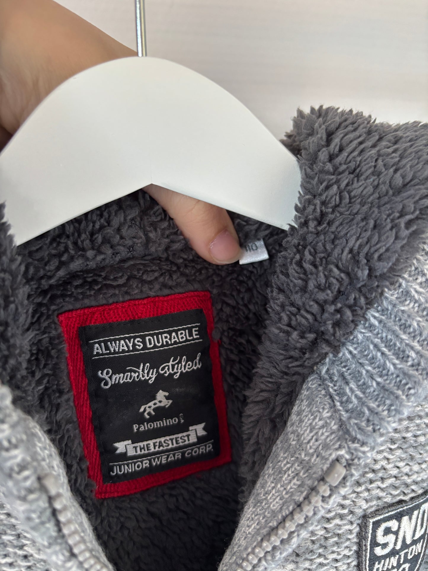 Grijze gevoerde vest