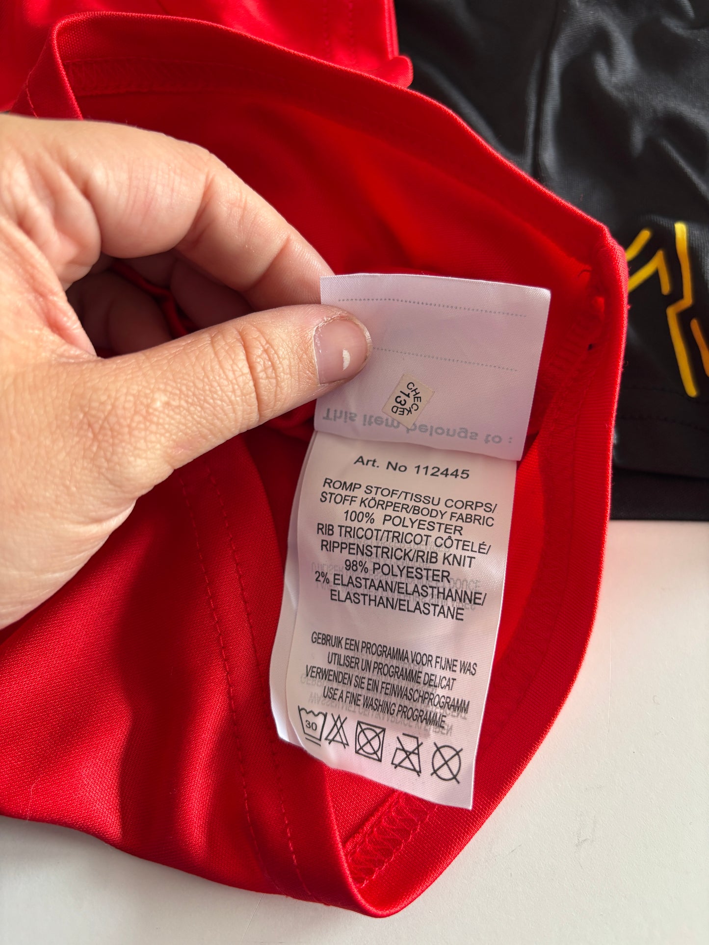 Voetbalsetje: T-shirt en broekje