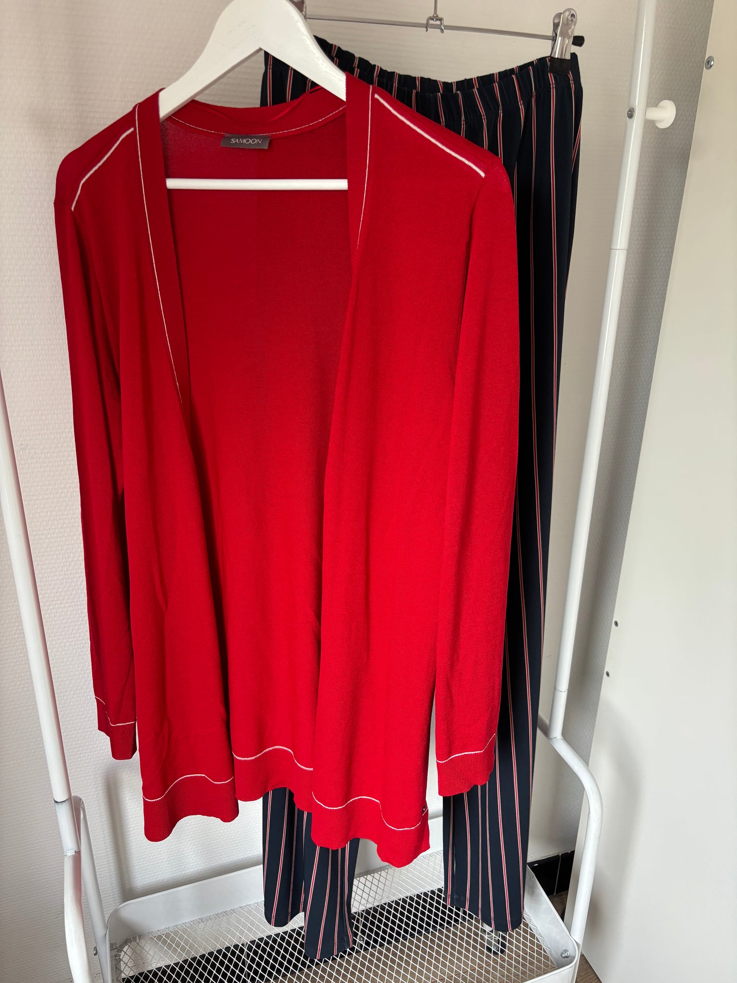 Marineblauwe gestreepte broek