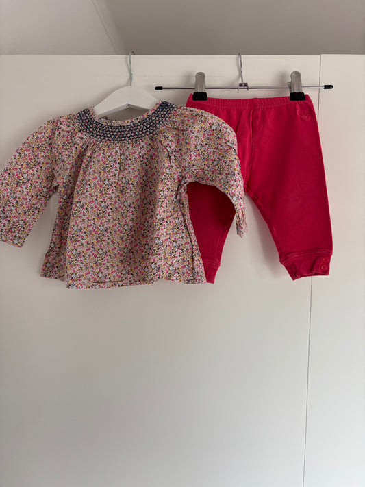 Setje: bloemenblouse en roze legging