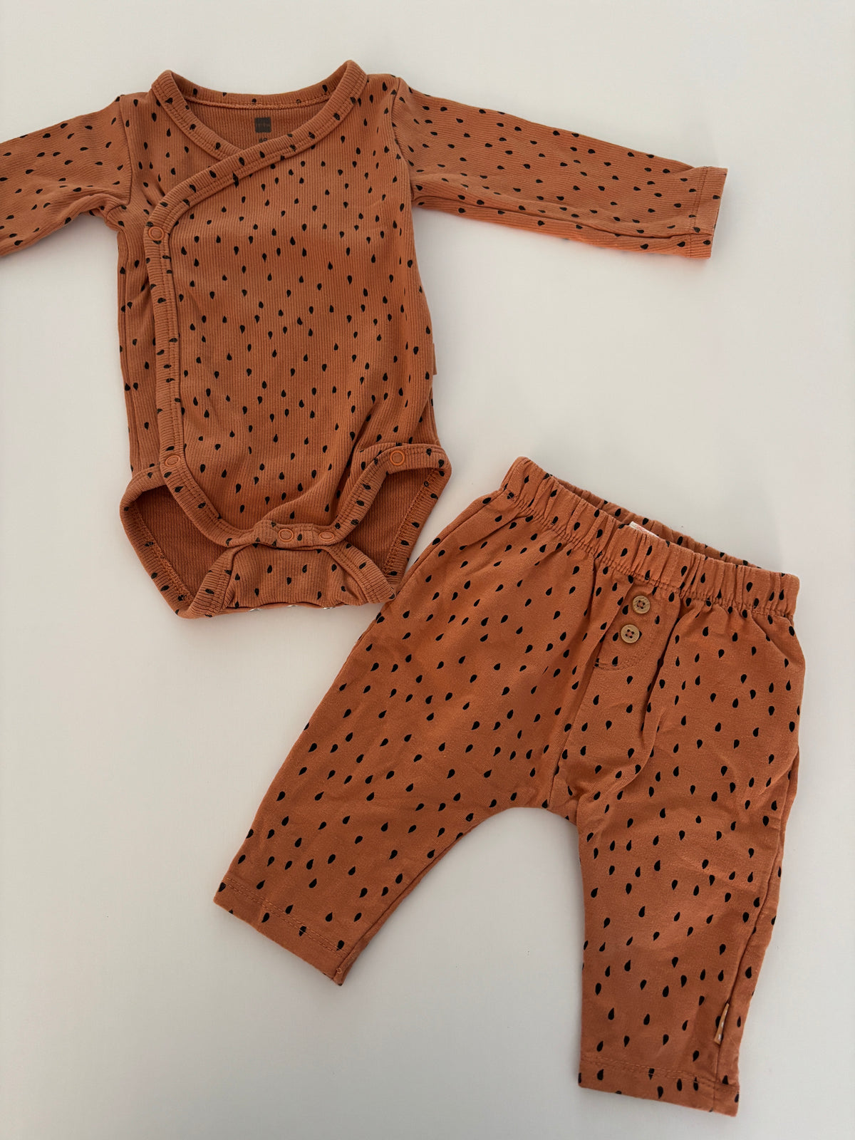 Bruin setje | Hema | 62