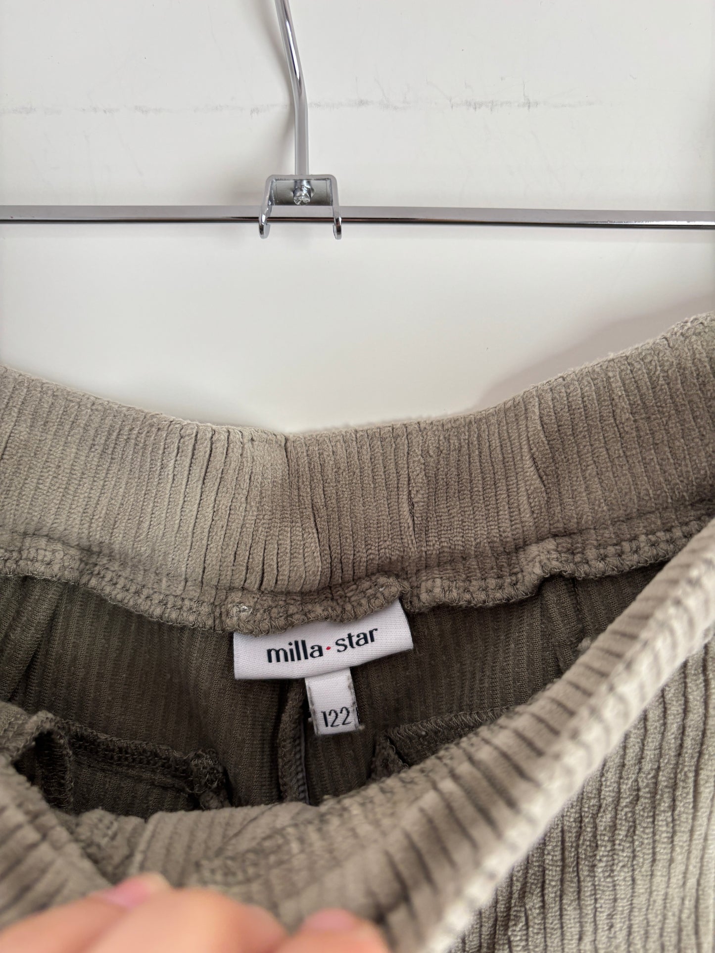 Khaki broek van ribfluweel