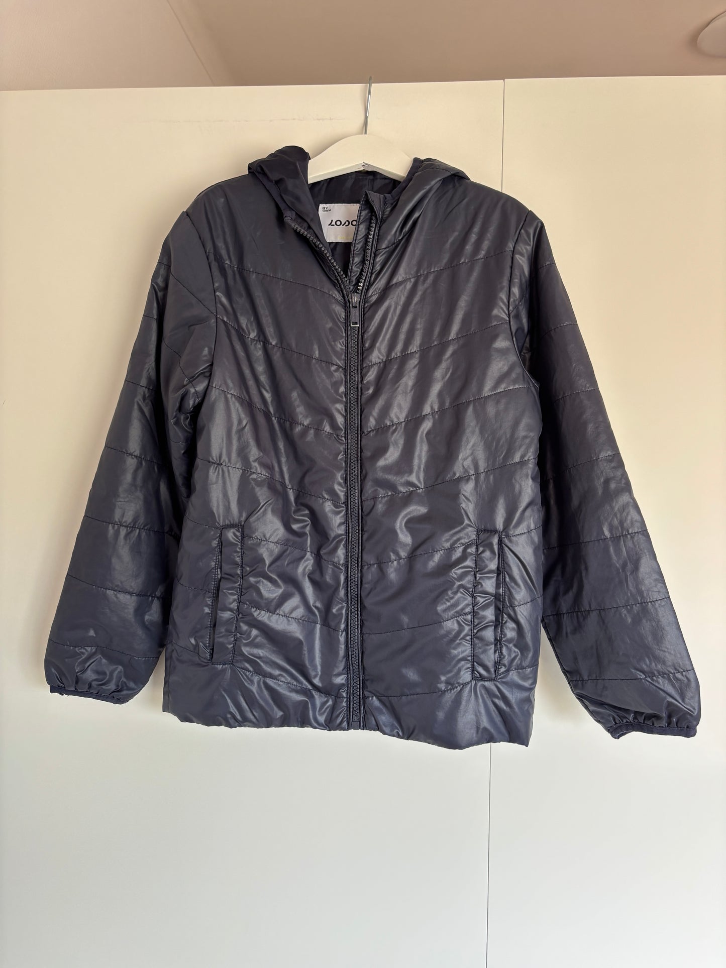 Marineblauwe tussenseizoensjas