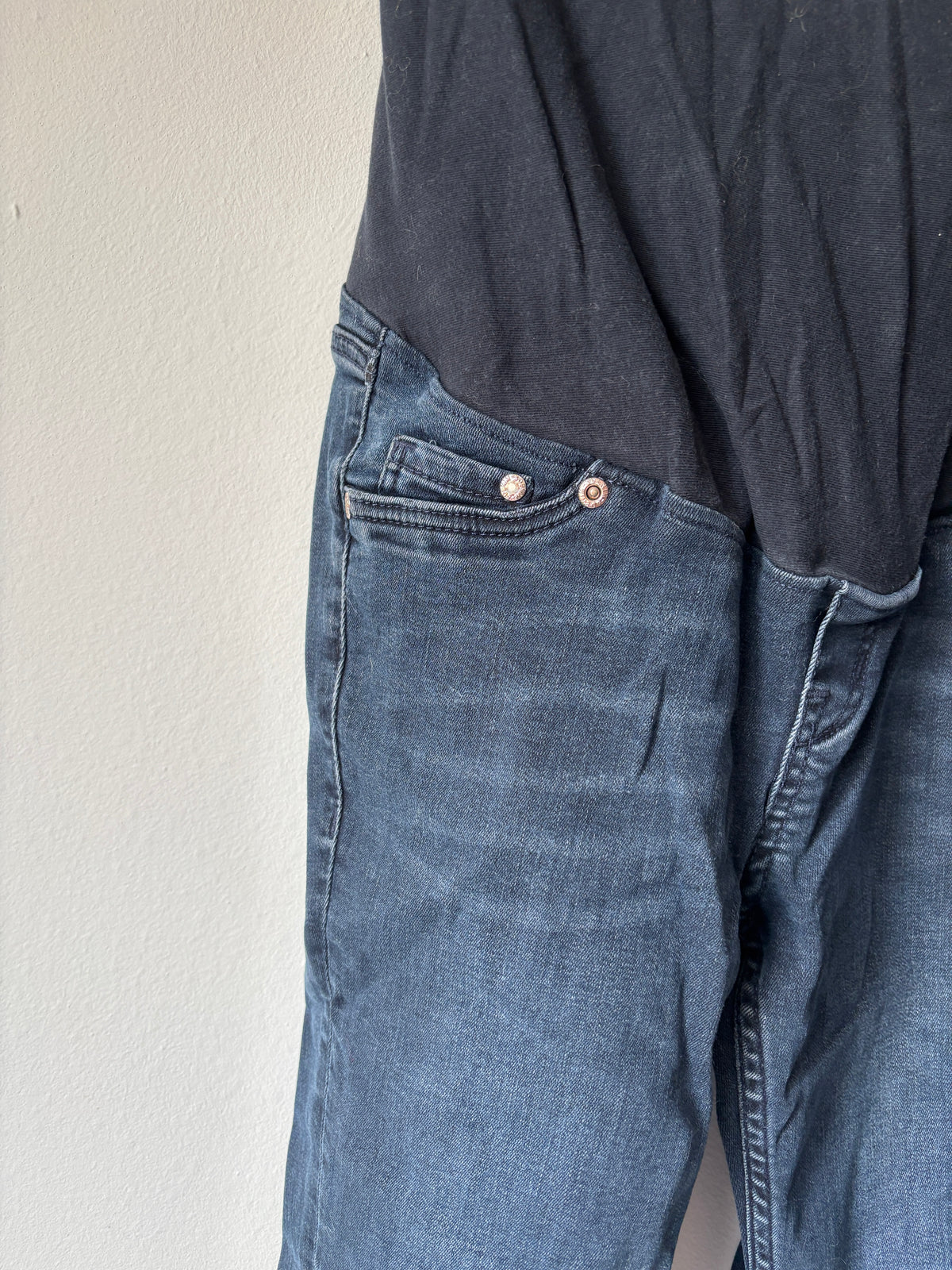 Donkerblauwe zwangerschapsjeans | H&M | M