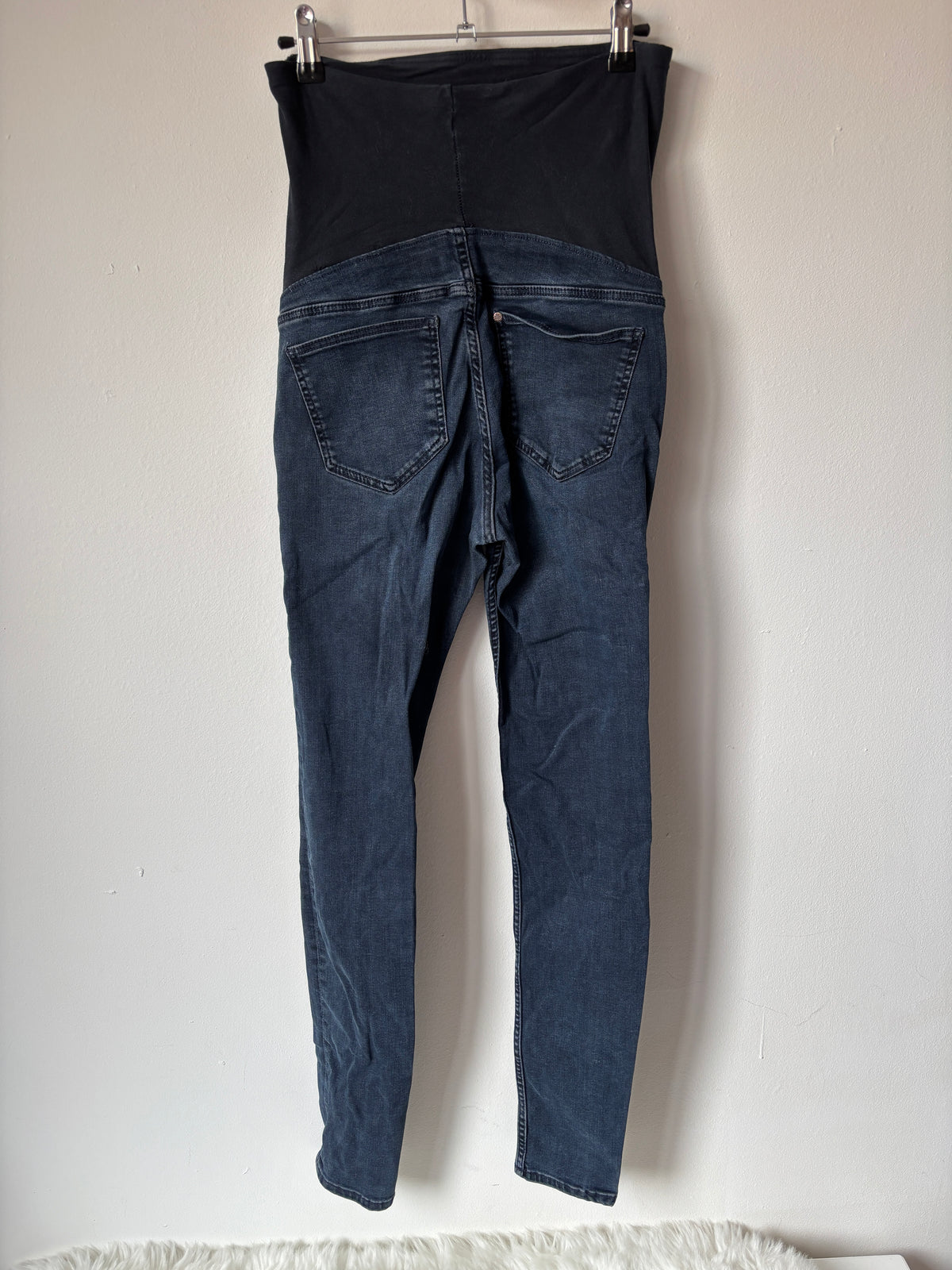 Donkerblauwe zwangerschapsjeans | H&M | M